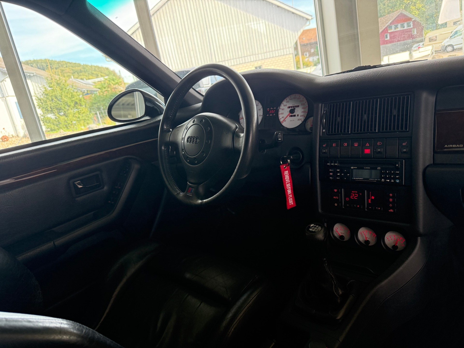 AUDI RS2-image-9