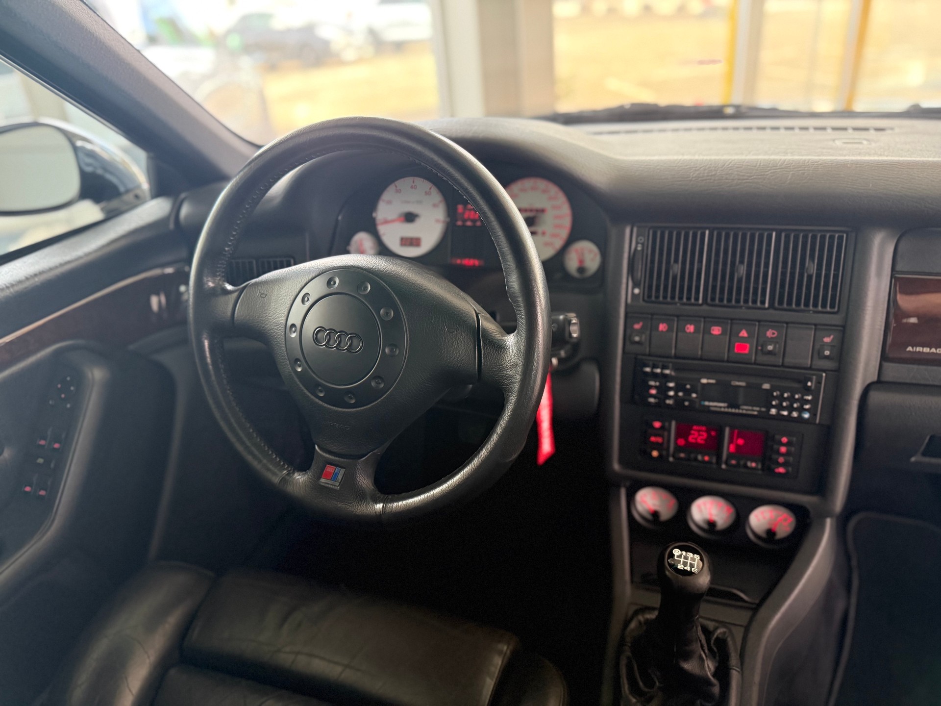 AUDI RS2-image-11