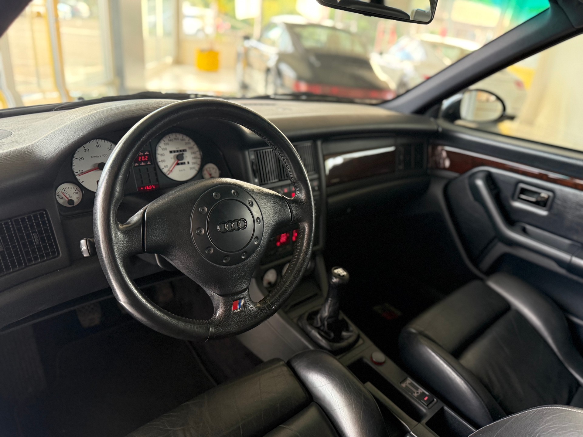AUDI RS2-image-7