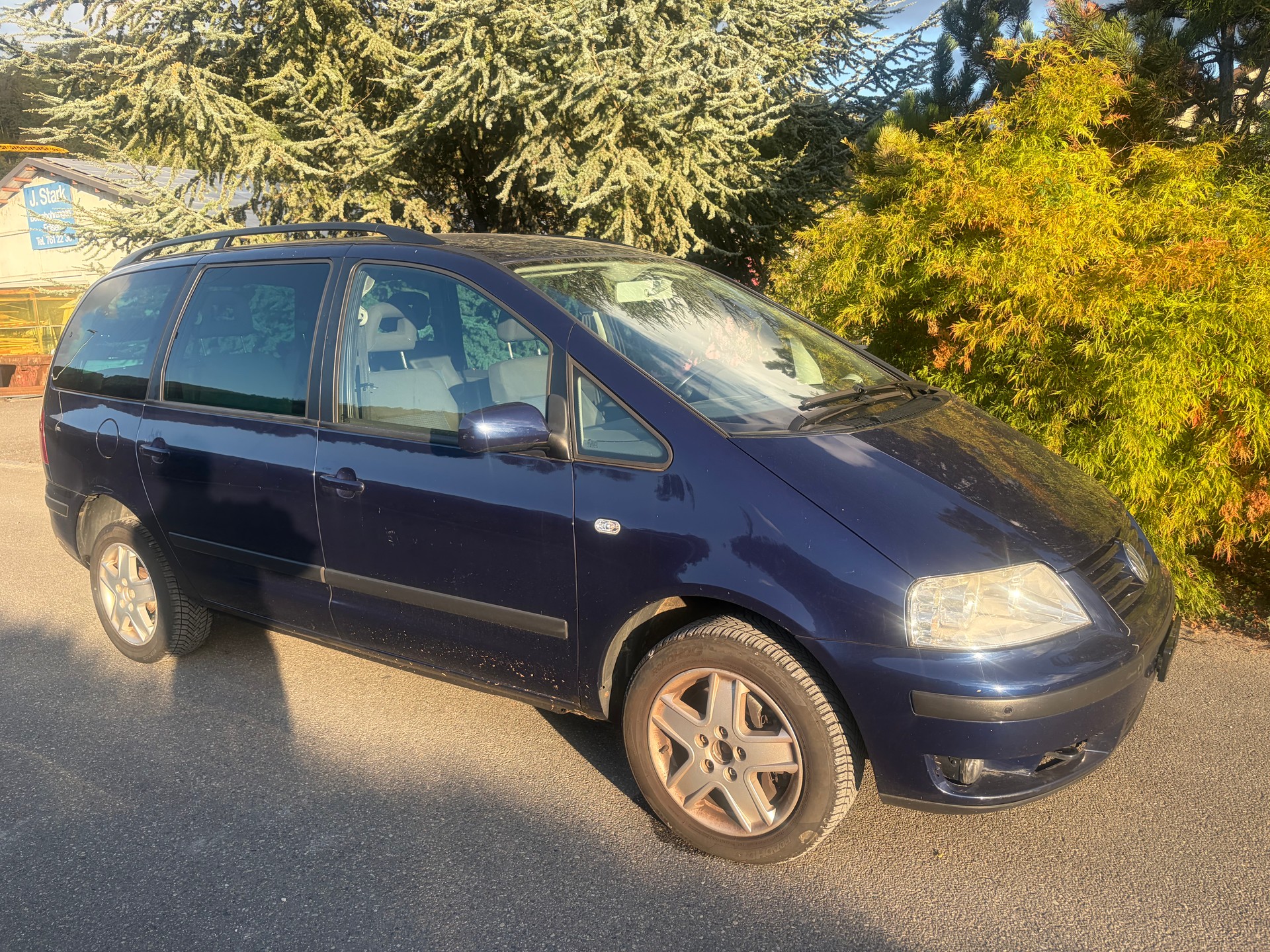 VW Sharan 1.8 T Highline-image-4