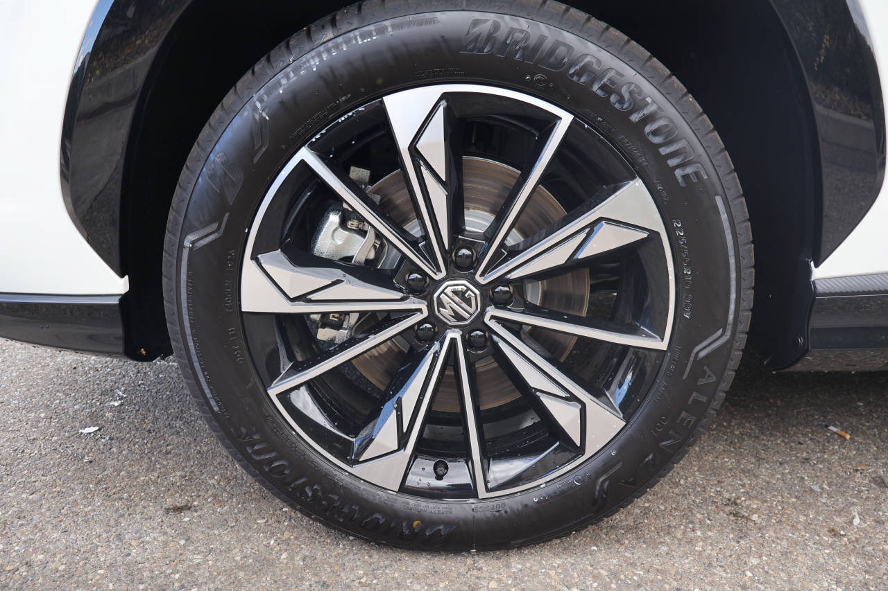 MG HS 1.5 Hybrid Luxury-image-9