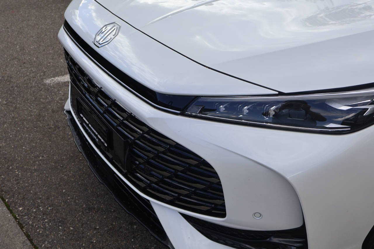 MG HS 1.5 Hybrid Luxury-image-8