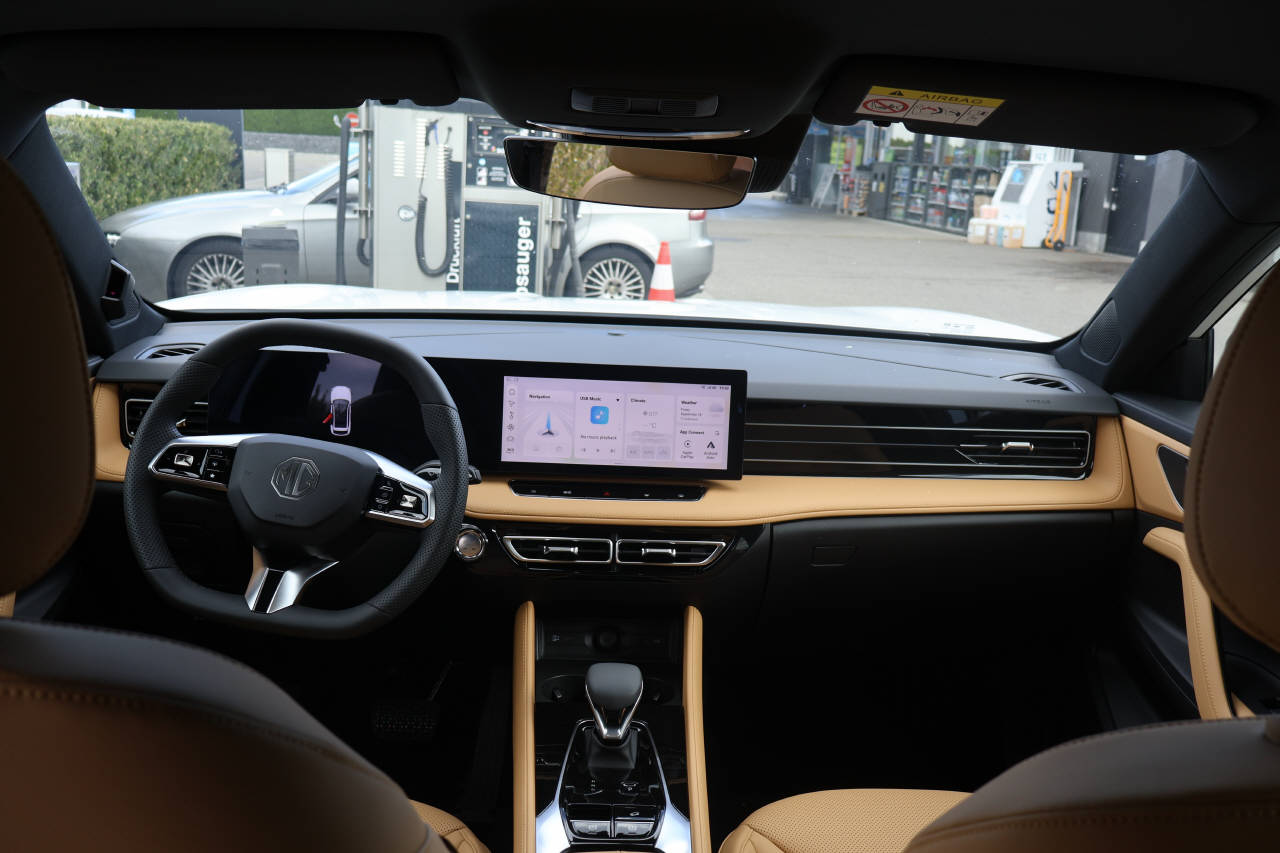 MG HS 1.5 Hybrid Luxury-image-10