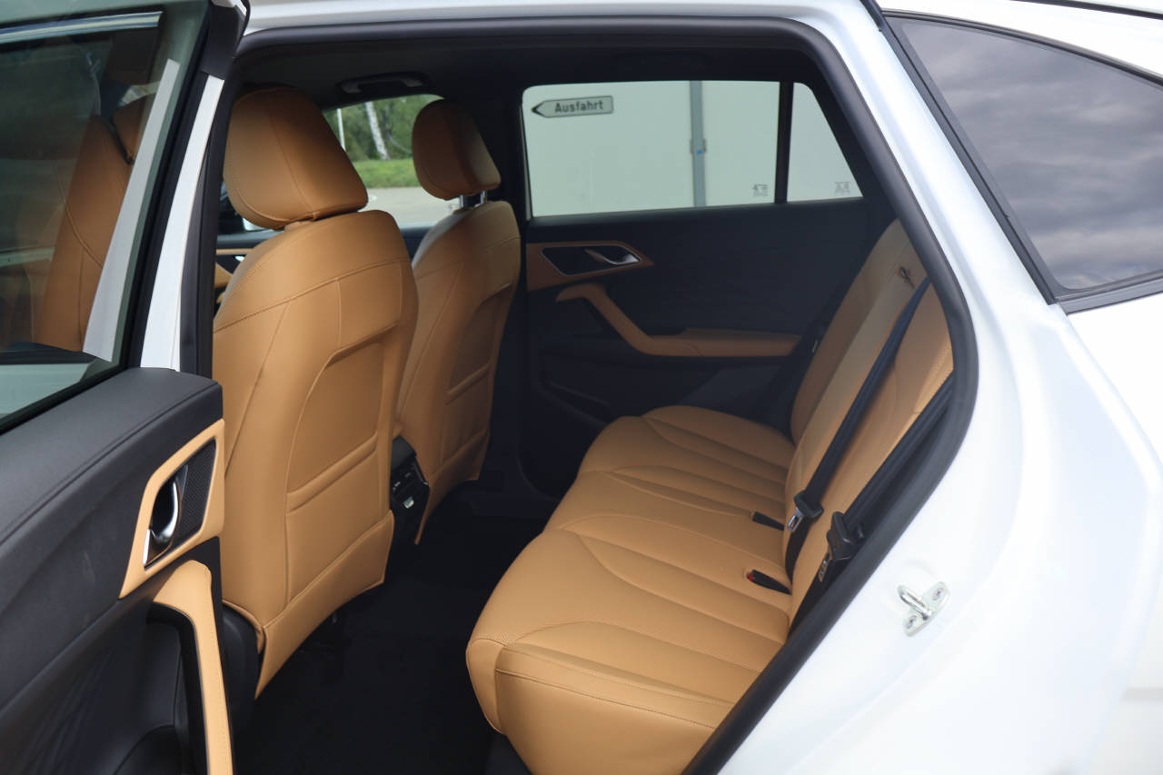 MG HS 1.5 Hybrid Luxury-image-14