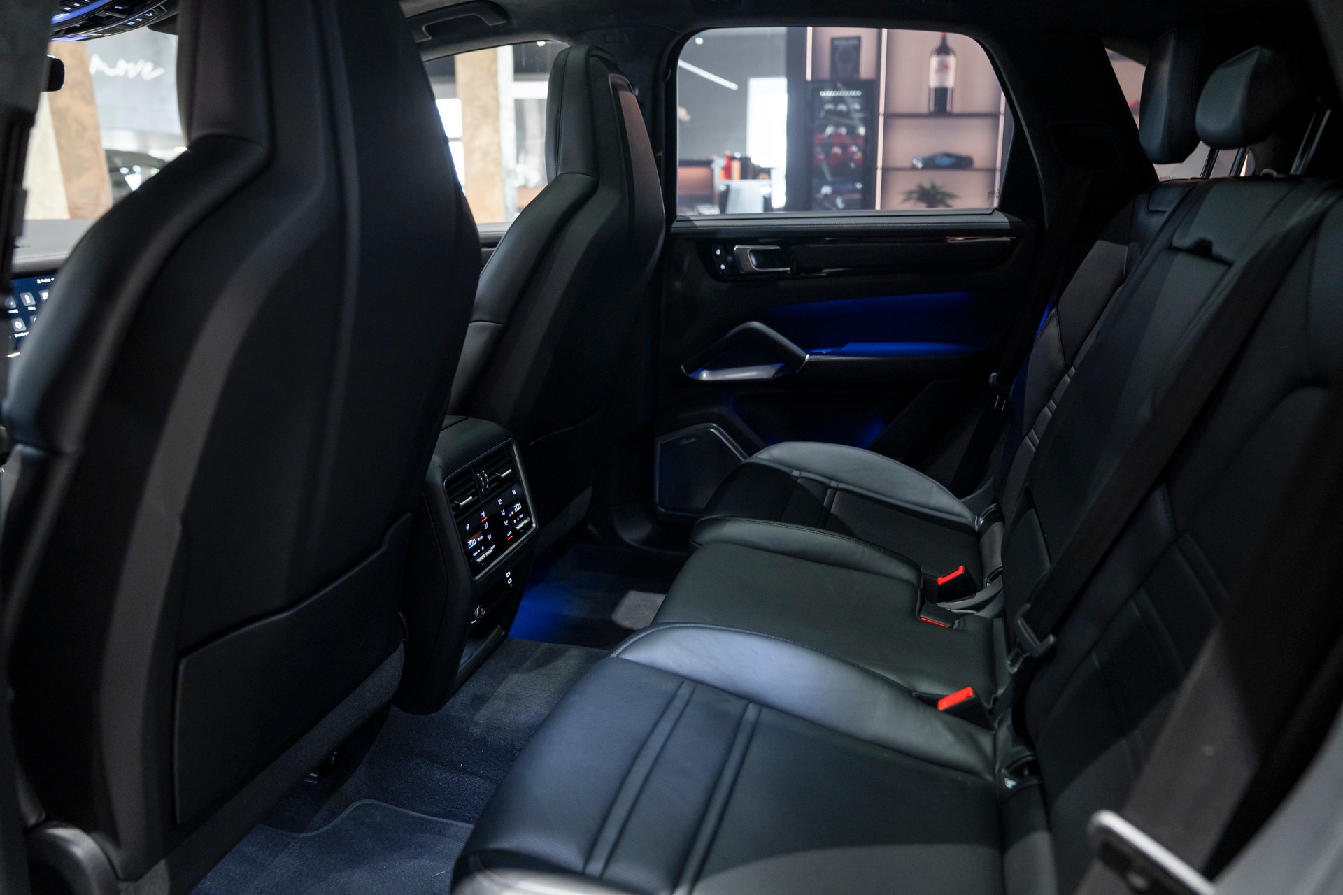 PORSCHE Cayenne Turbo S E-Hybrid-image-17