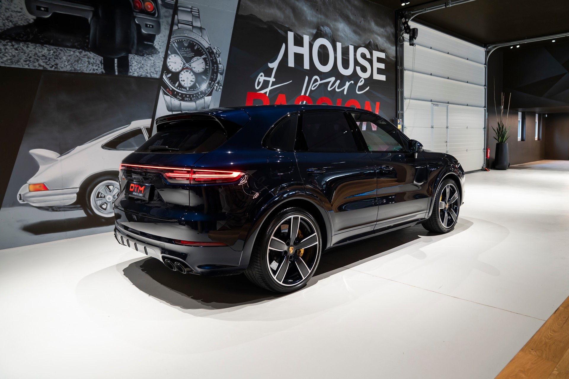 PORSCHE Cayenne Turbo S E-Hybrid-image-1