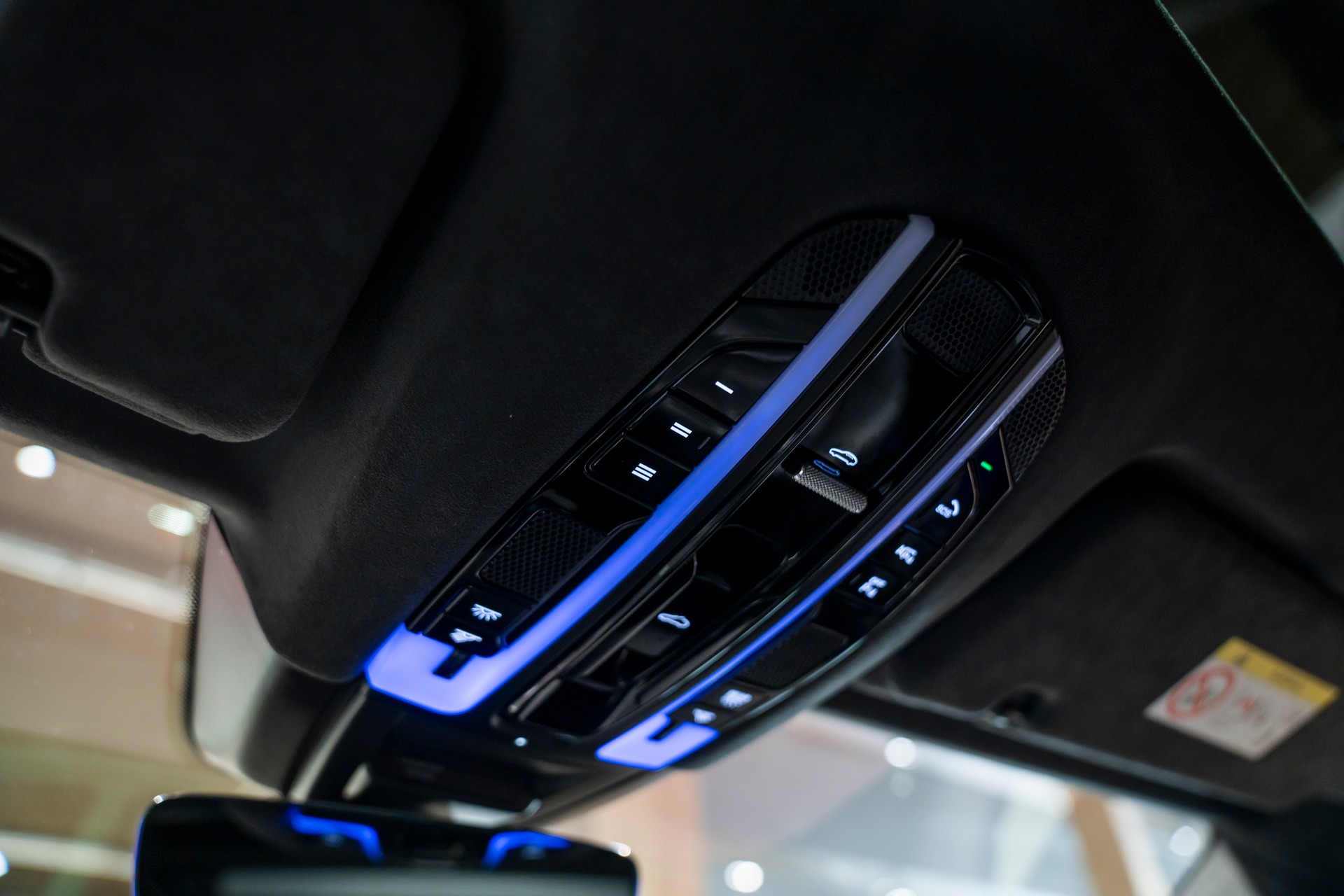 PORSCHE Cayenne Turbo S E-Hybrid-image-14