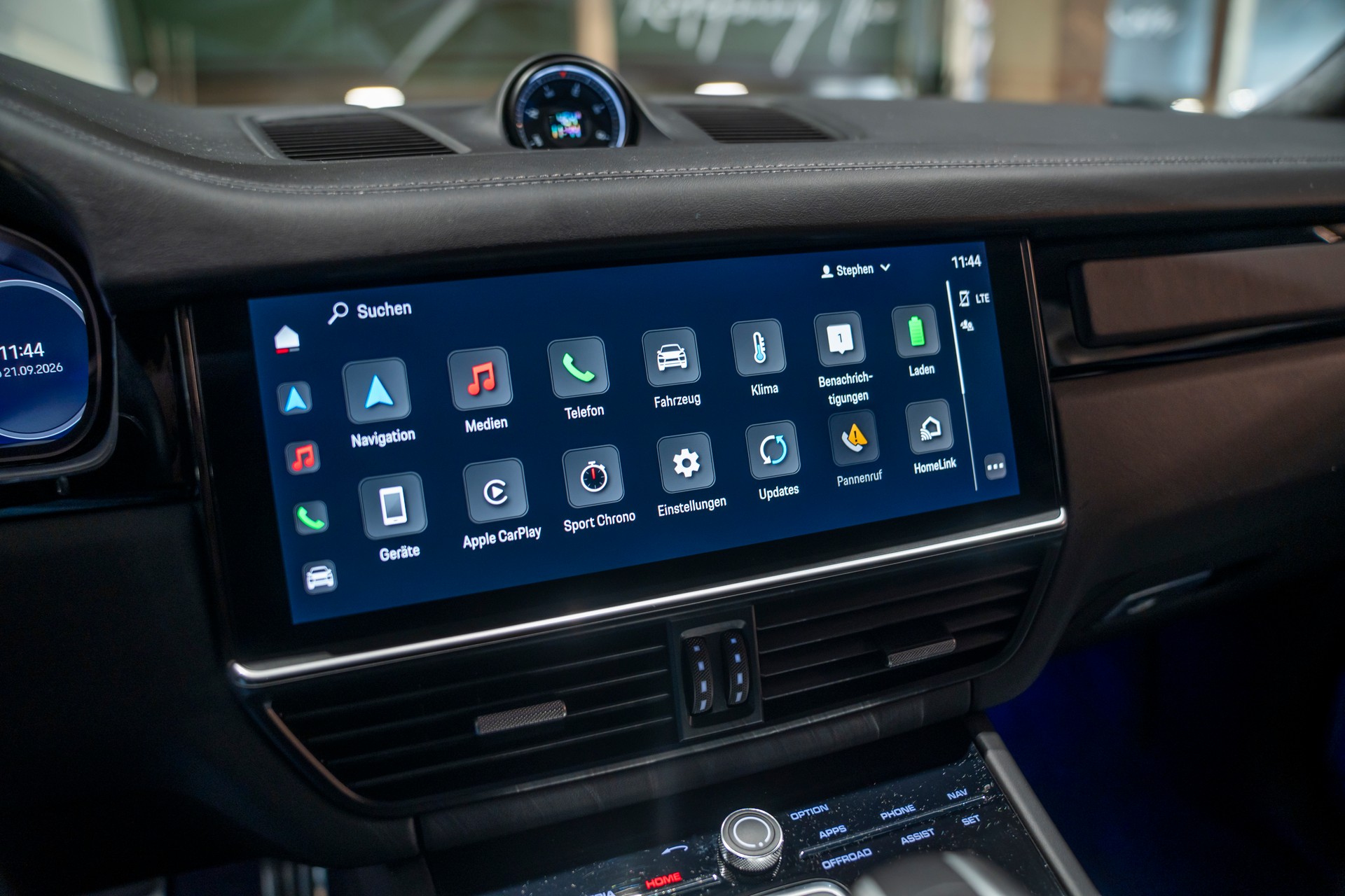 PORSCHE Cayenne Turbo S E-Hybrid-image-13