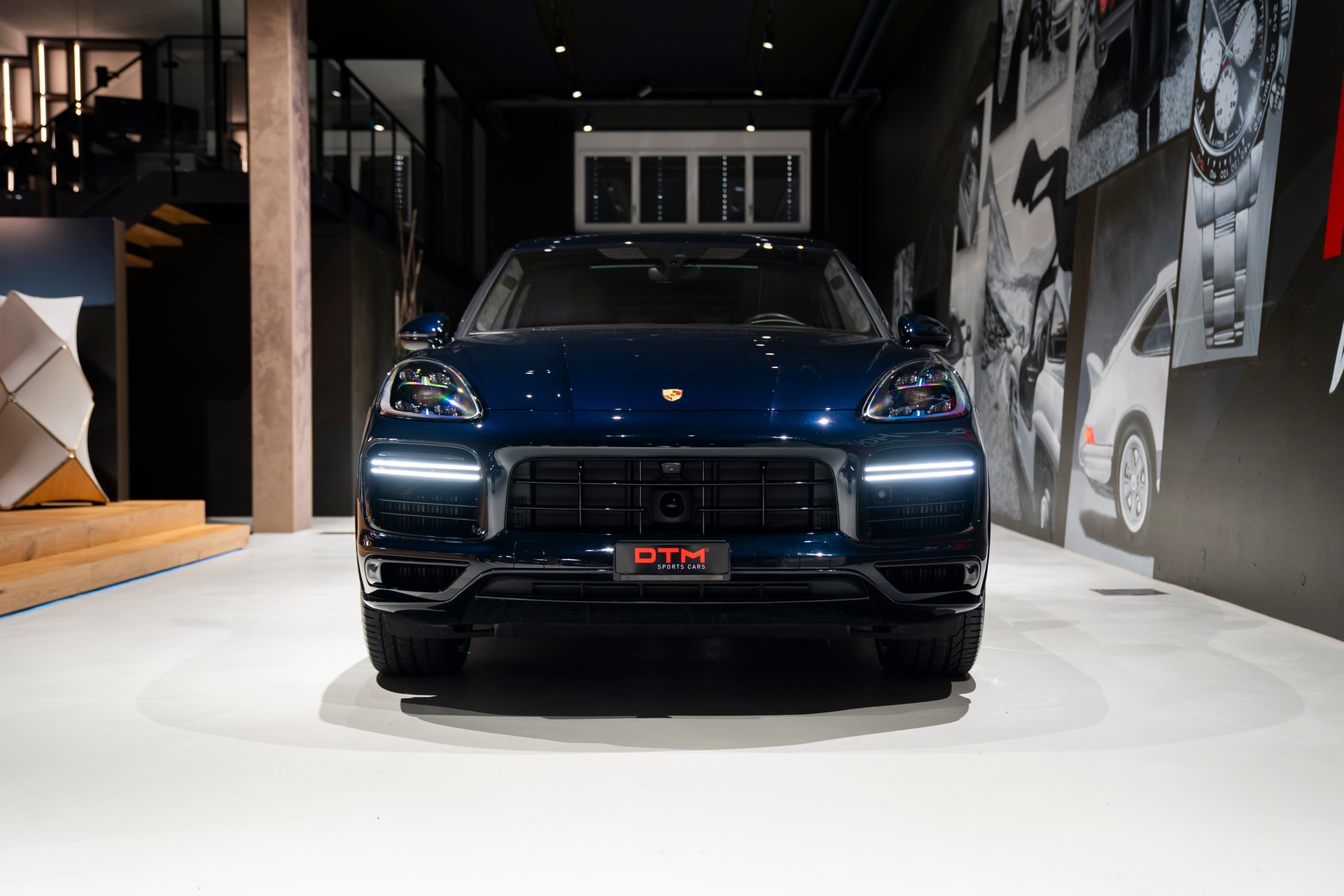 PORSCHE Cayenne Turbo S E-Hybrid-image-2