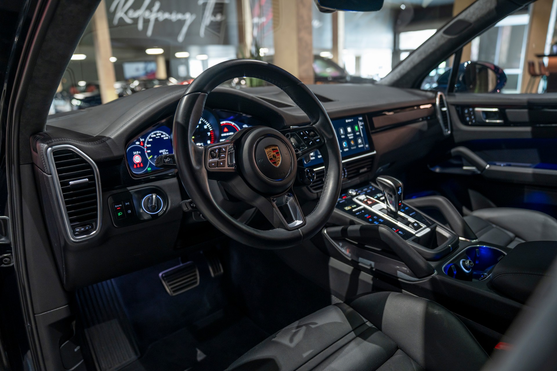 PORSCHE Cayenne Turbo S E-Hybrid-image-7