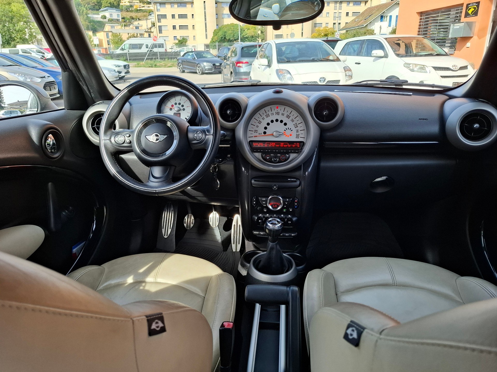 MINI Cooper SD All4-image-9