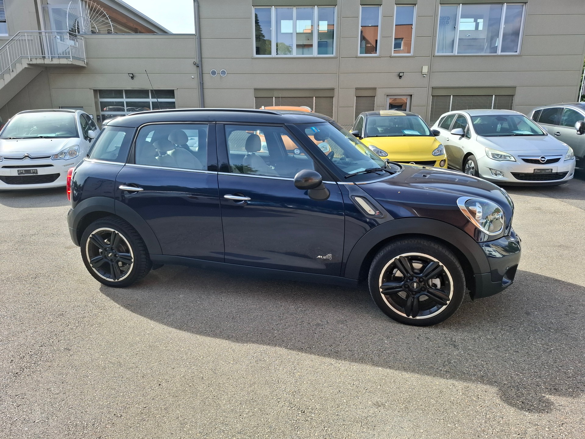 MINI Cooper SD All4-image-5