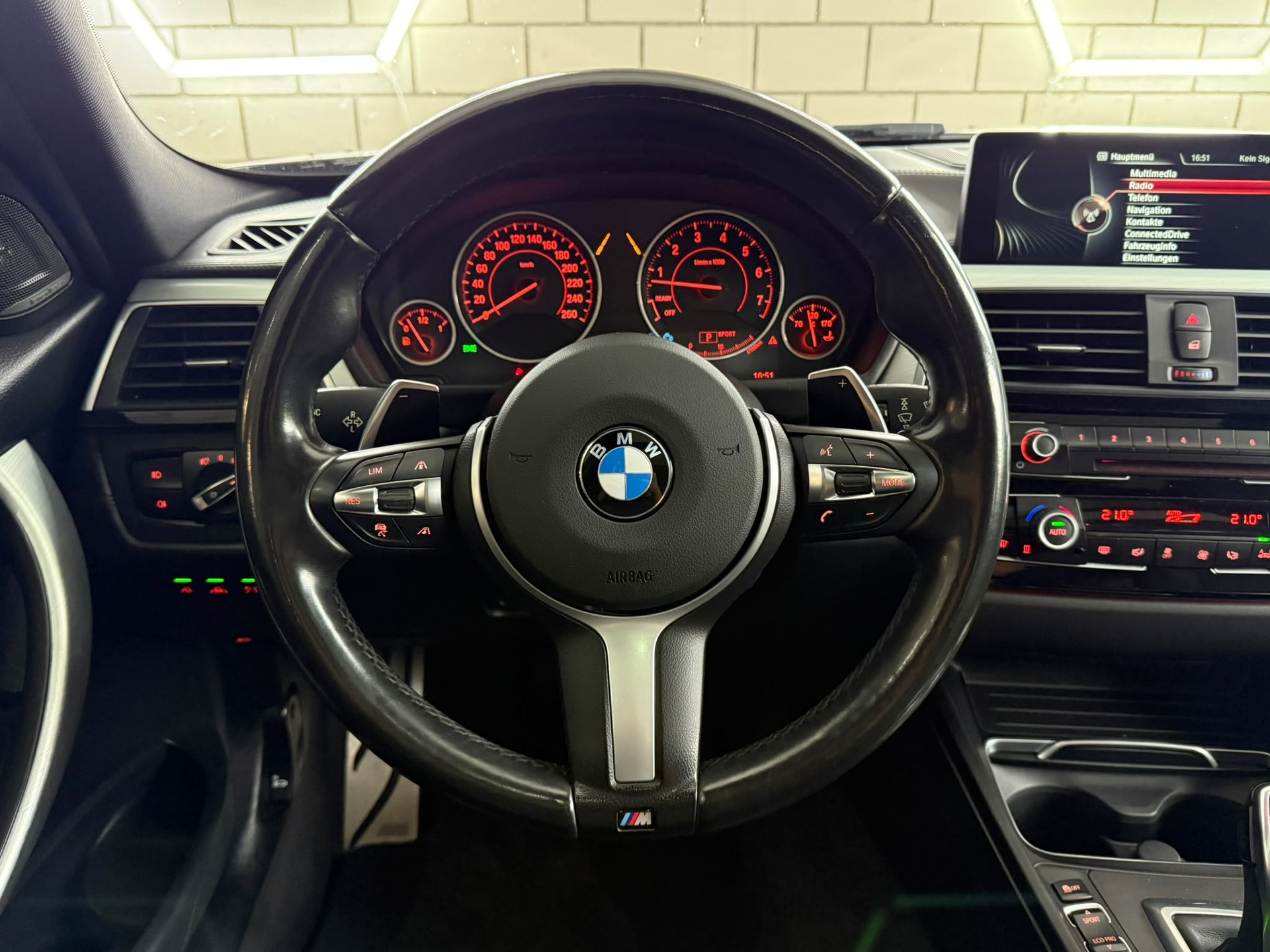 BMW 340i xDrive Touring M Sport Steptronic mit Power & Sound Kit-image-8