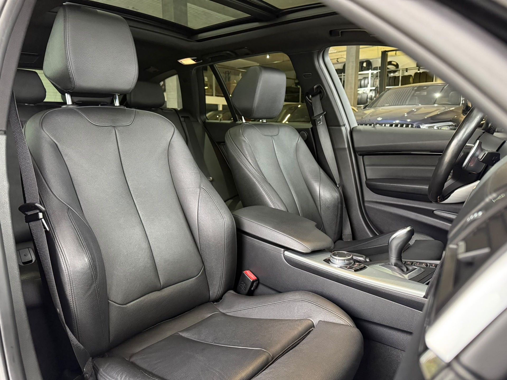 BMW 340i xDrive Touring M Sport Steptronic mit Power & Sound Kit-image-11