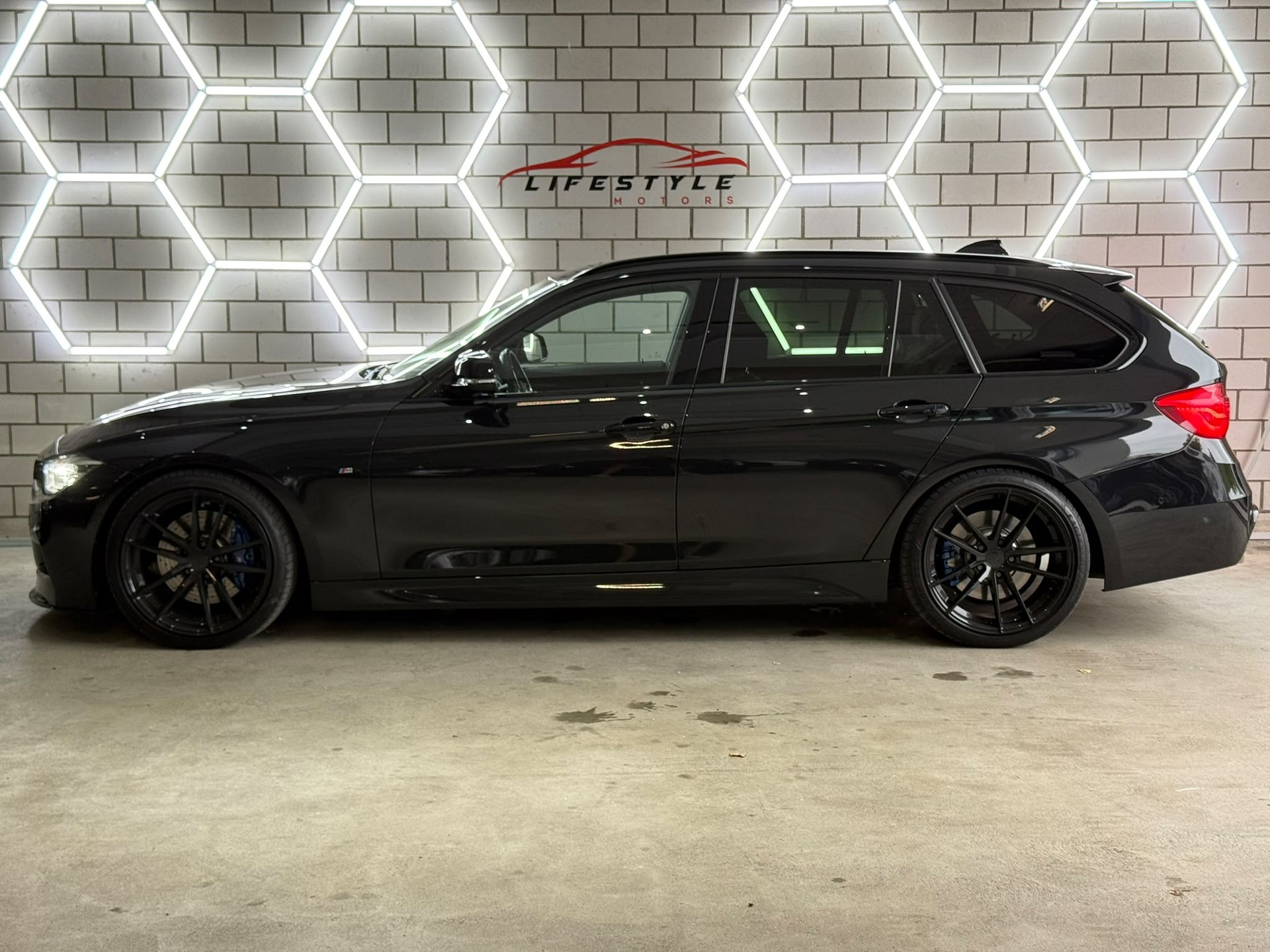 BMW 340i xDrive Touring M Sport Steptronic mit Power & Sound Kit-image-1