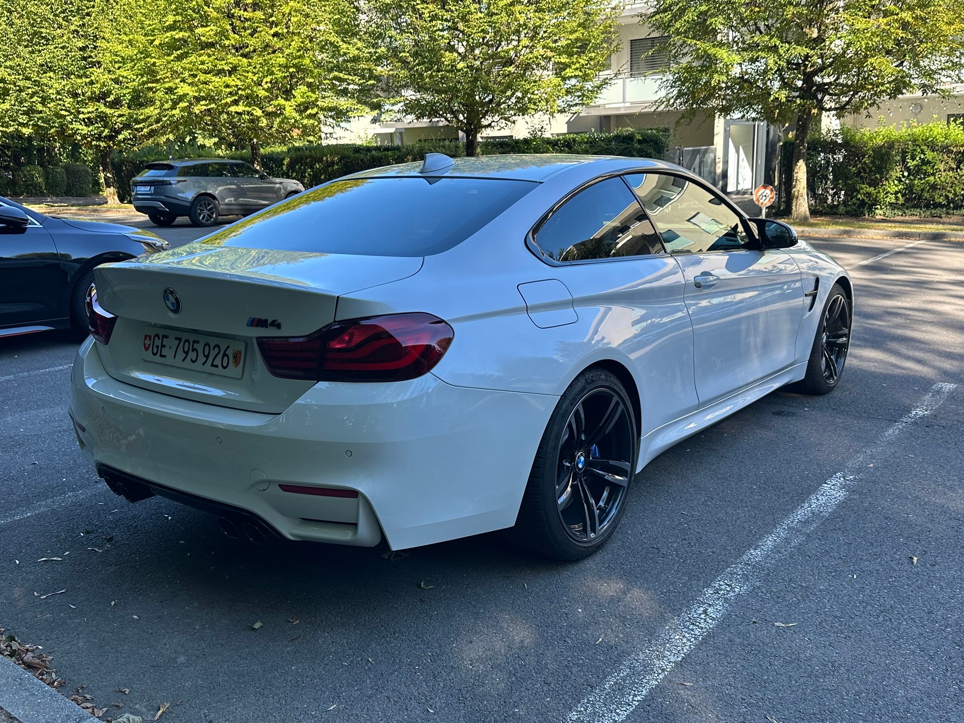 BMW M4-image-1