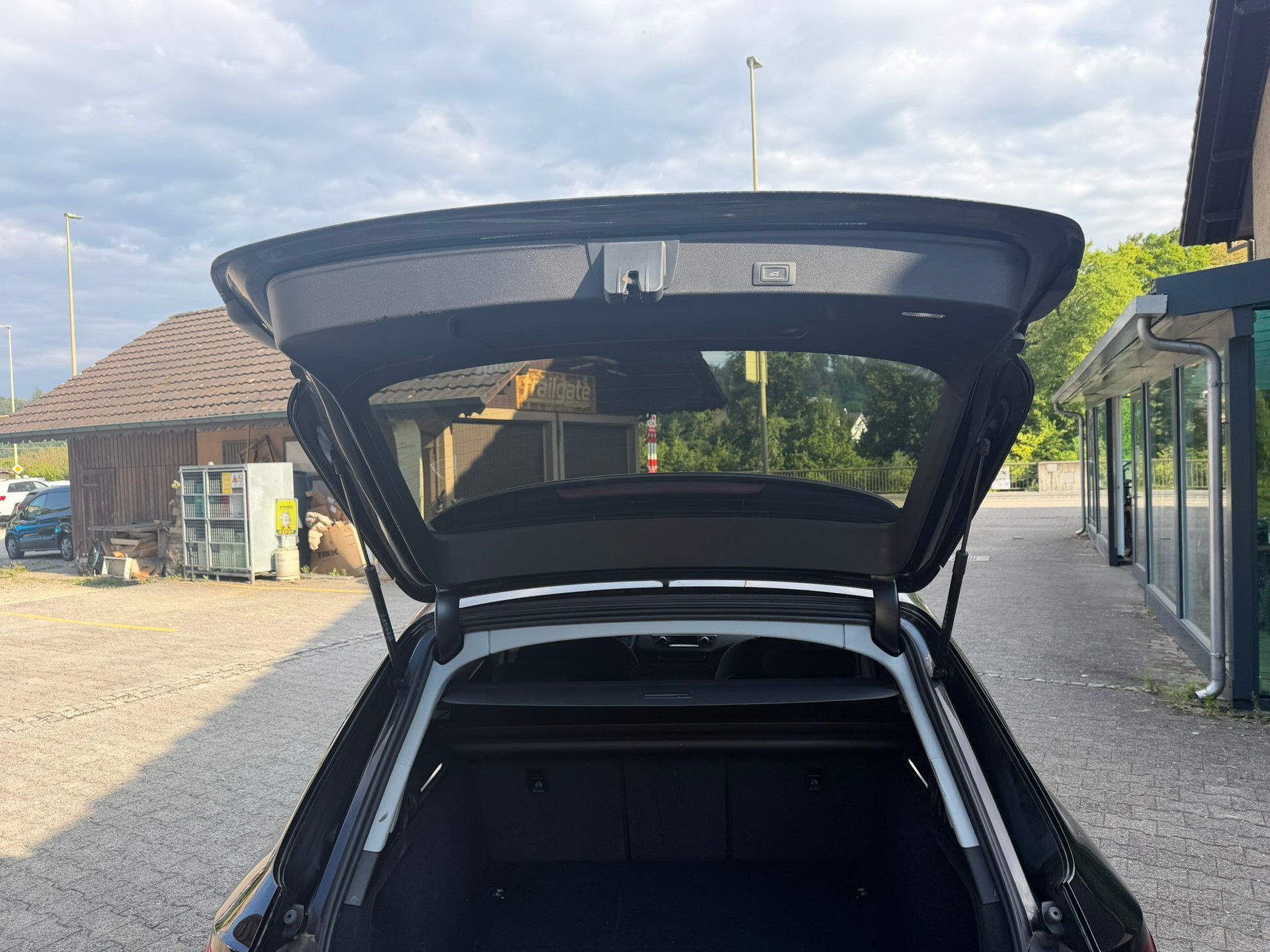 AUDI A4 Avant 40 TDI quattro S-tronic-image-6
