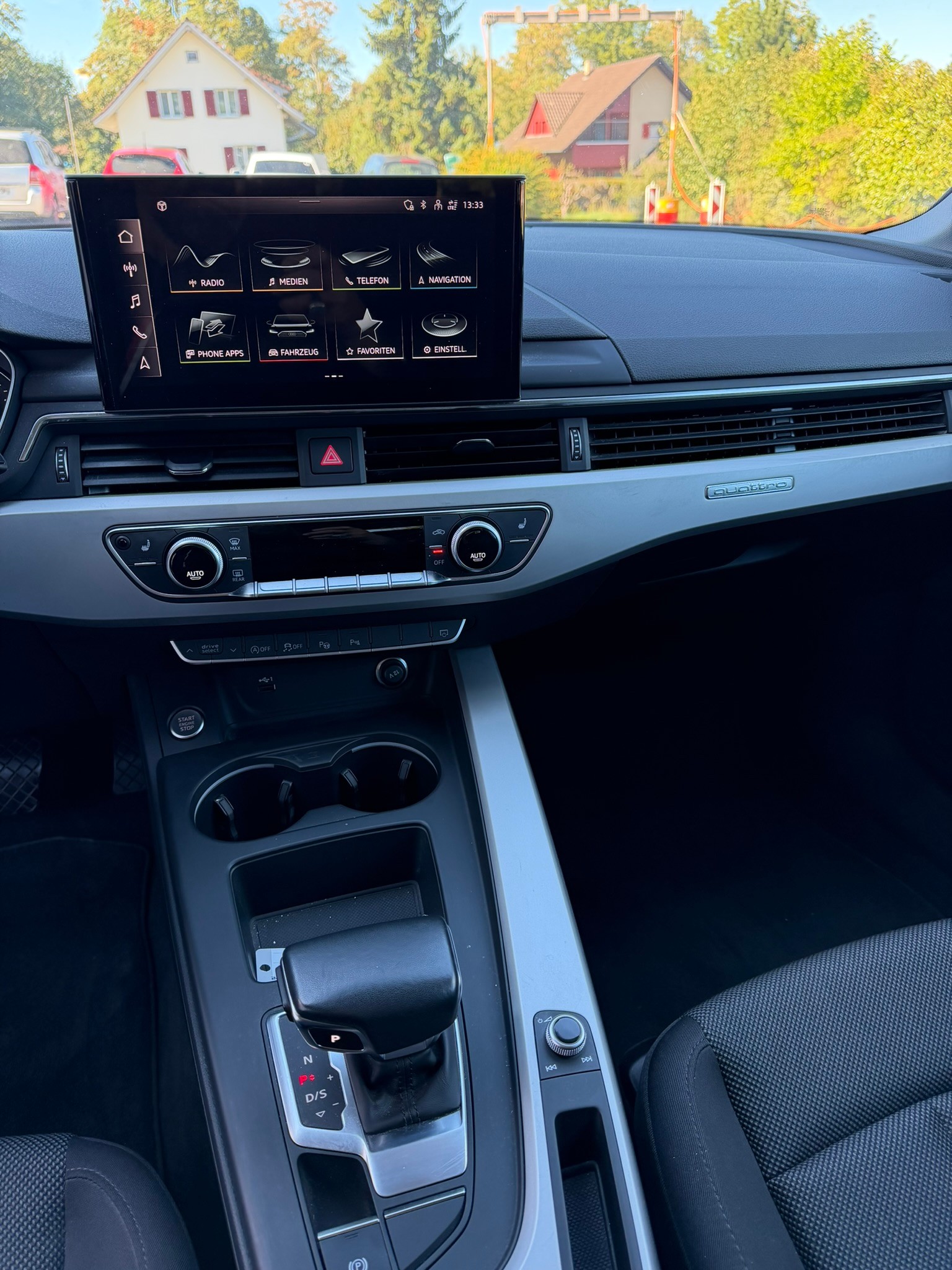 AUDI A4 Avant 40 TDI quattro S-tronic-image-8