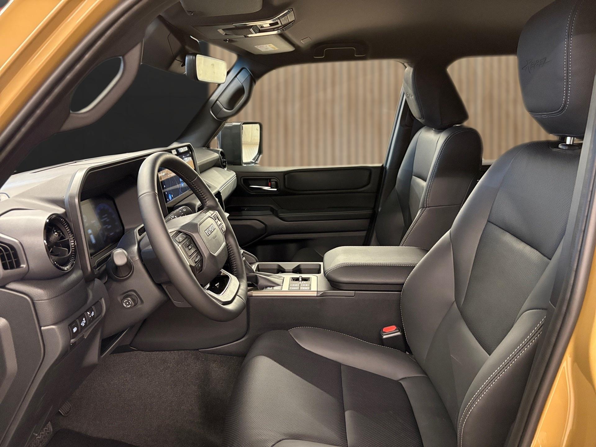 TOYOTA Land Cruiser 2.8 D 48V 230 Rebel-image-10
