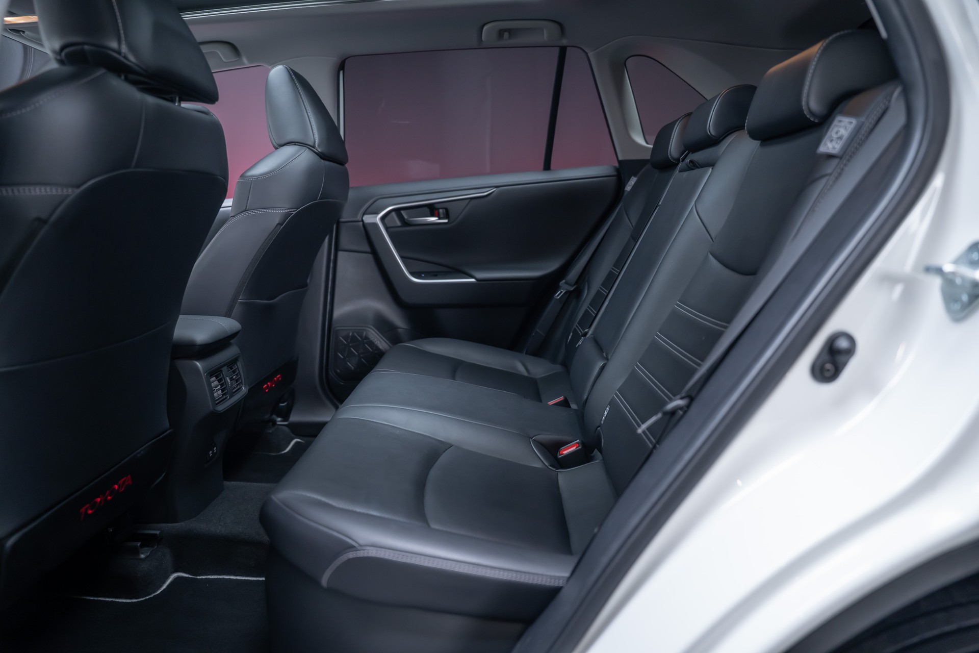 TOYOTA RAV-4 2.5 HEV Premium / CH-Fahrzeug / Panorama-Glasdach / 360°Kamera /-image-20