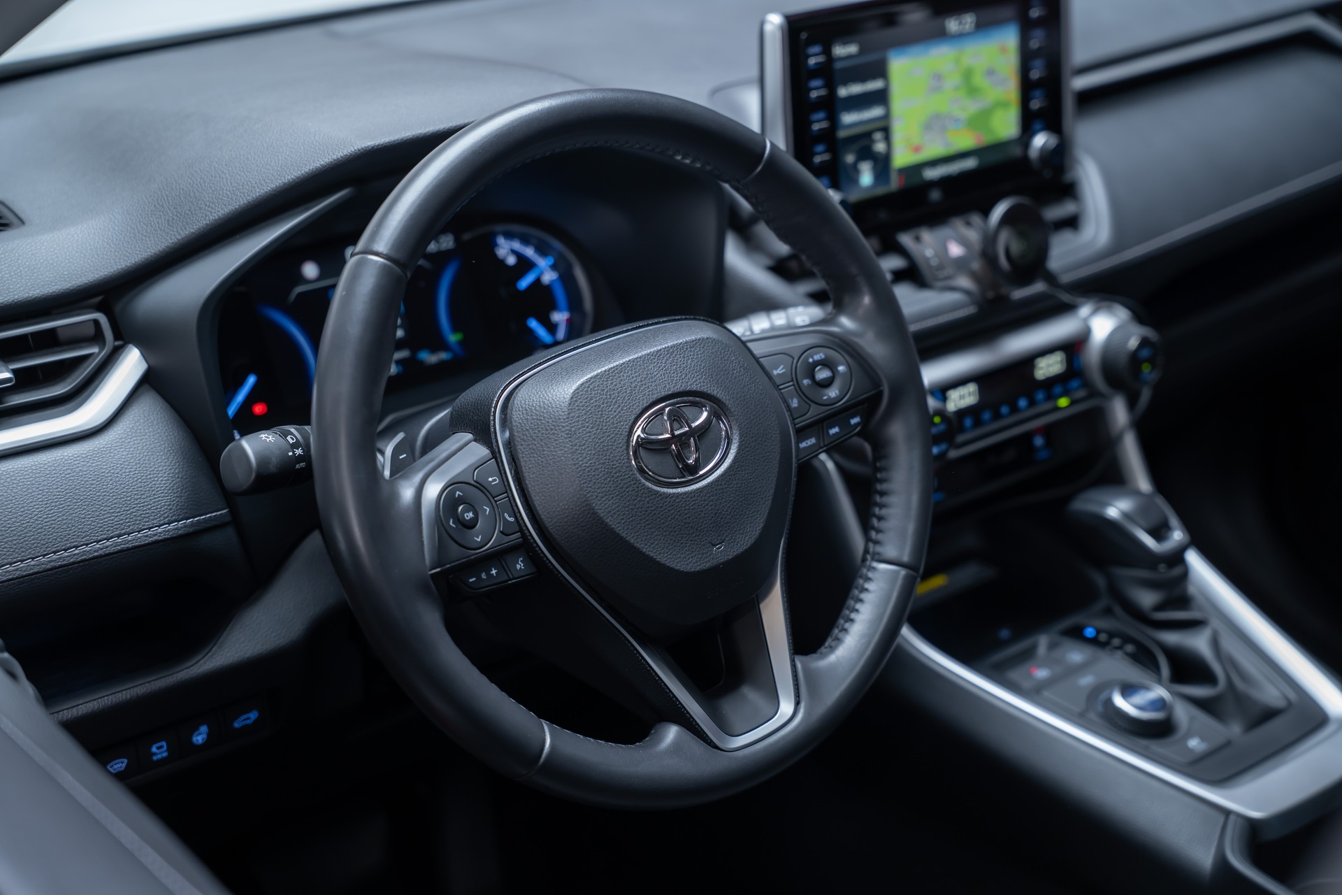 TOYOTA RAV-4 2.5 HEV Premium / CH-Fahrzeug / Panorama-Glasdach / 360°Kamera /-image-13