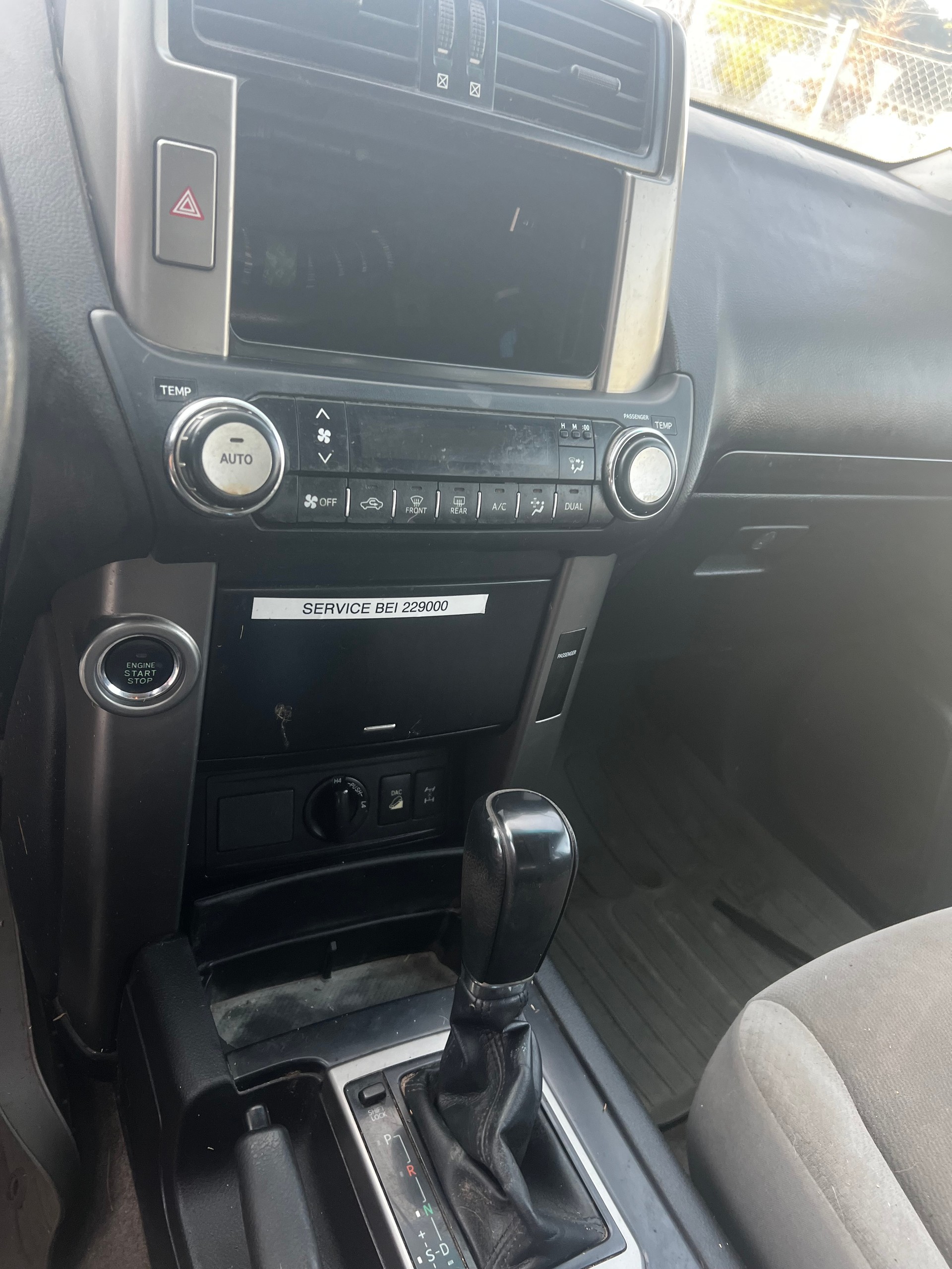TOYOTA Land Cruiser 3.0 TD Linea Sol Premium Automatic-image-9