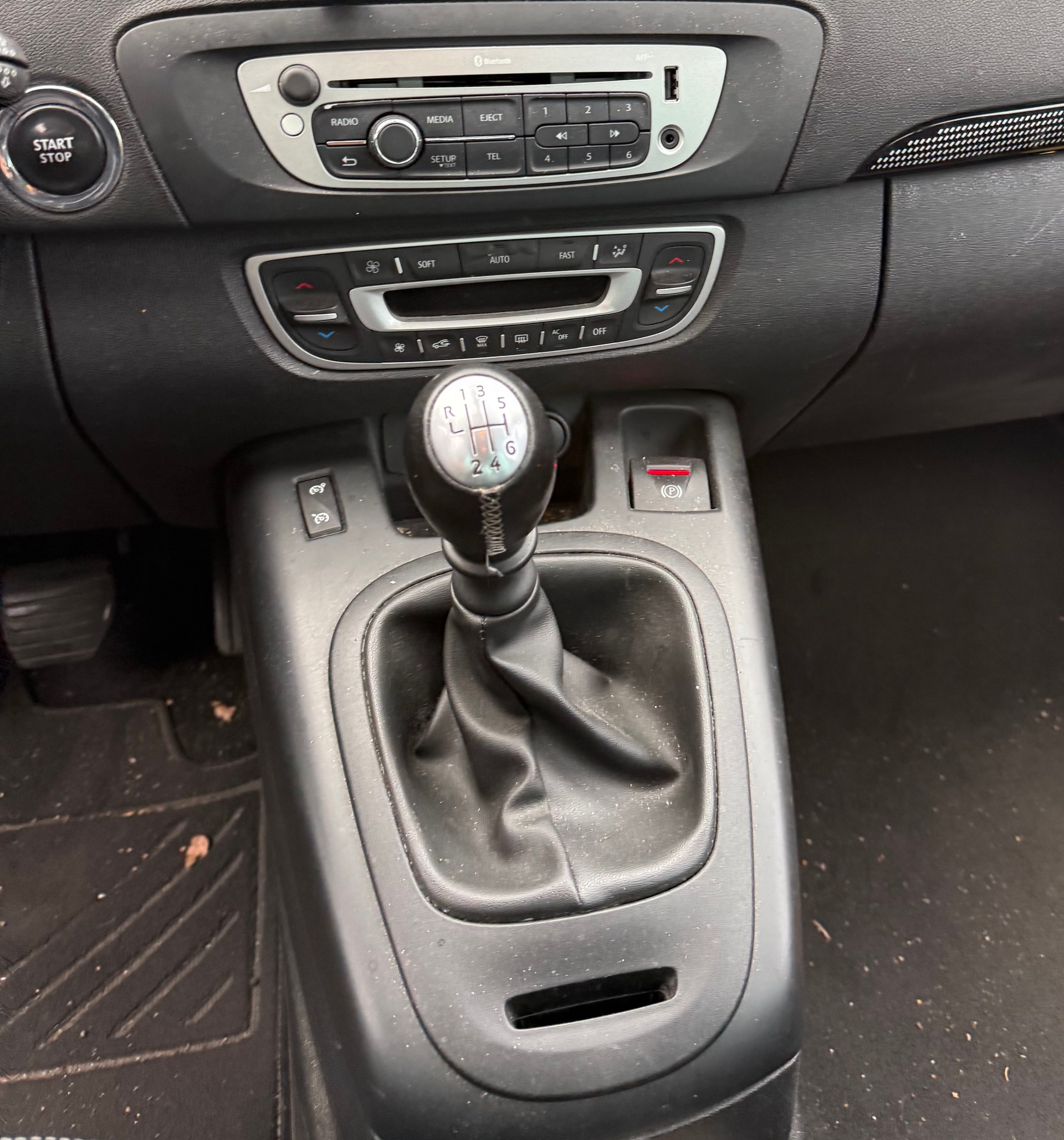 RENAULT Scénic 1.2 16V Turbo Dynamique-image-7