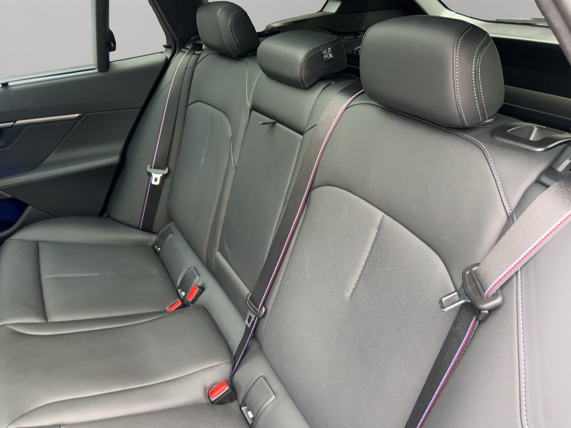 BMW M5 xDrive Touring-image-19
