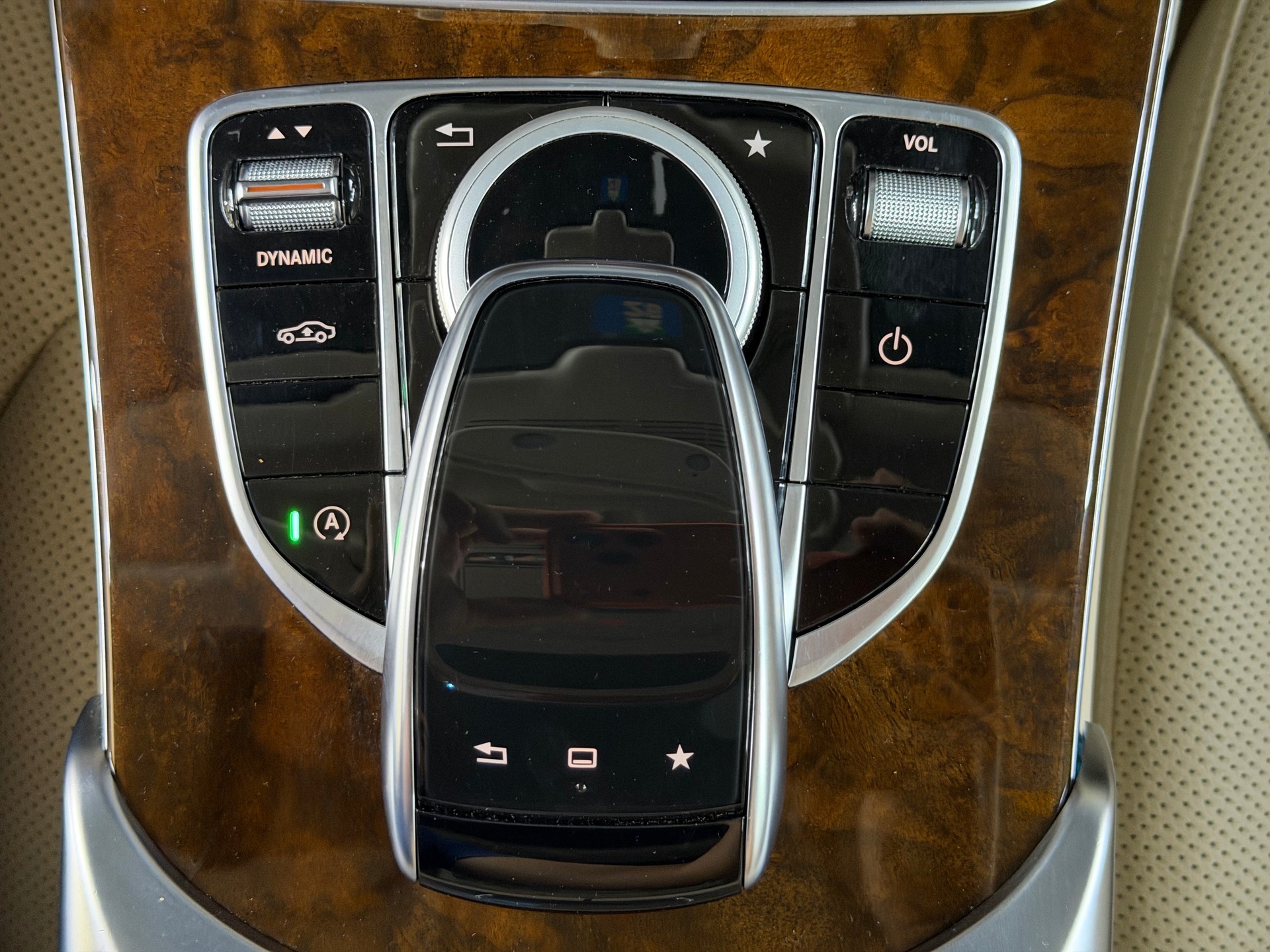 MERCEDES-BENZ C 400 Exclusive 4Matic 7G-Tronic-image-21