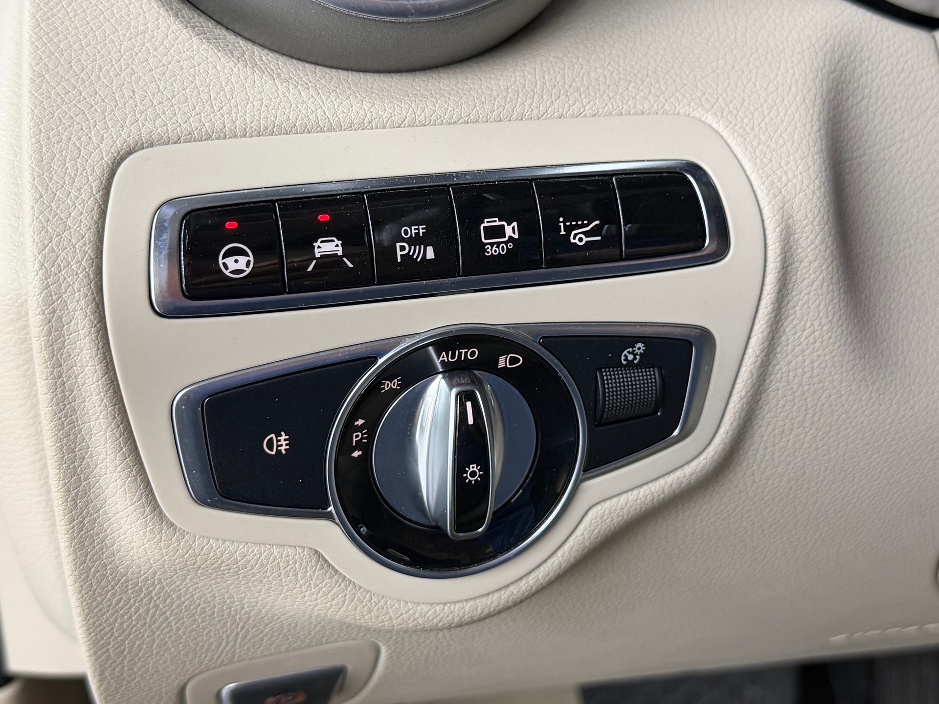 MERCEDES-BENZ C 400 Exclusive 4Matic 7G-Tronic-image-19