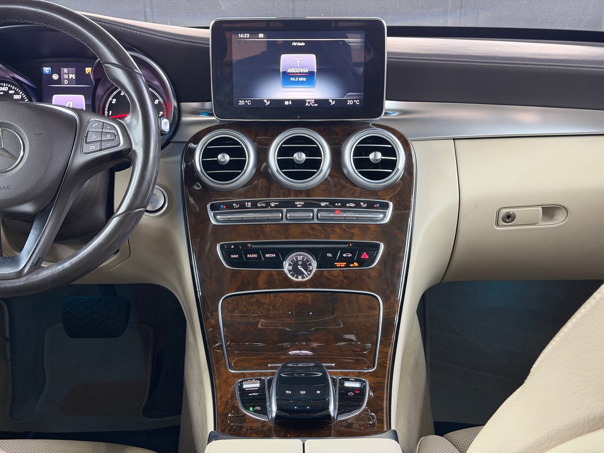MERCEDES-BENZ C 400 Exclusive 4Matic 7G-Tronic-image-17