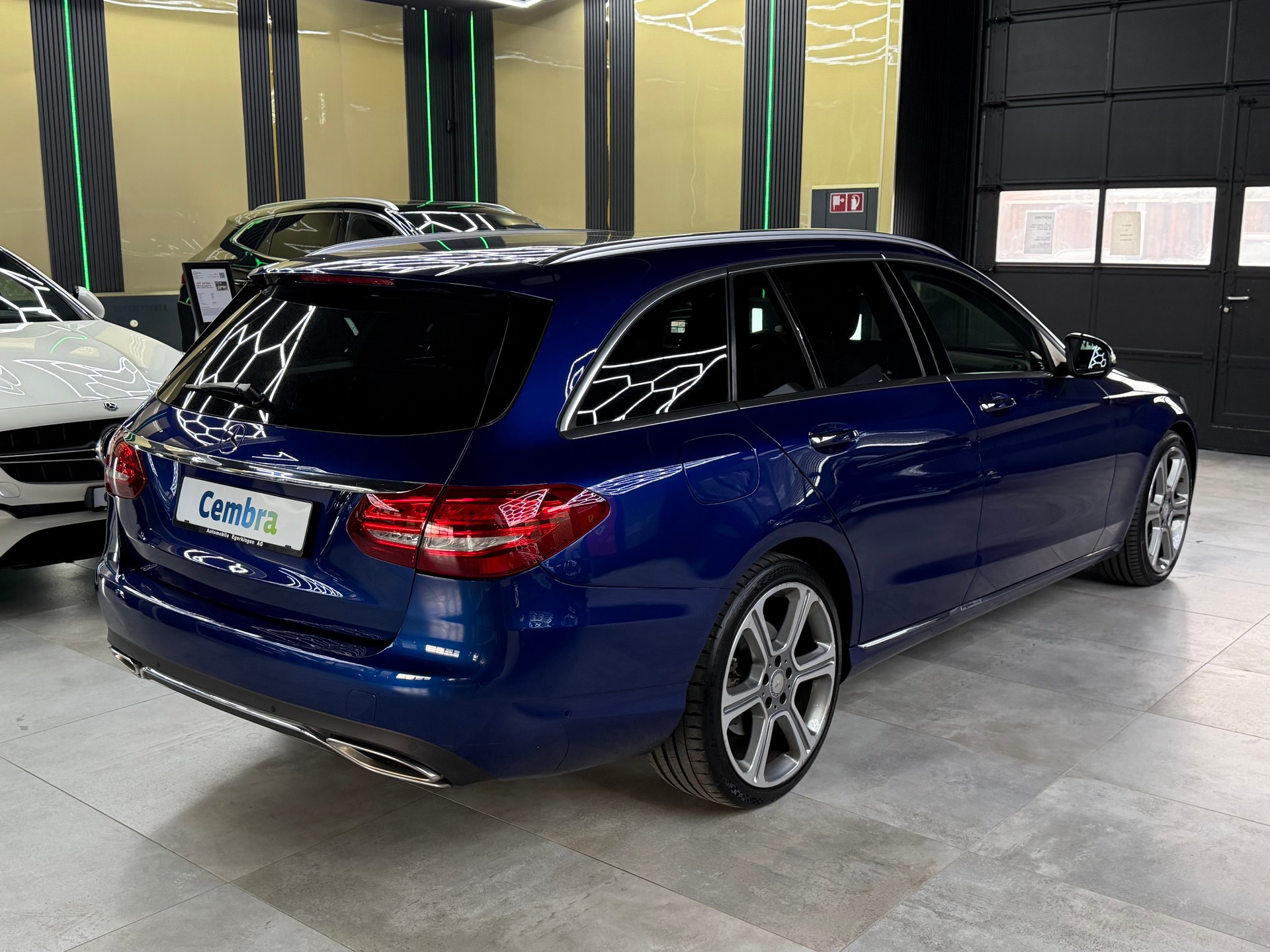 MERCEDES-BENZ C 400 Exclusive 4Matic 7G-Tronic-image-4