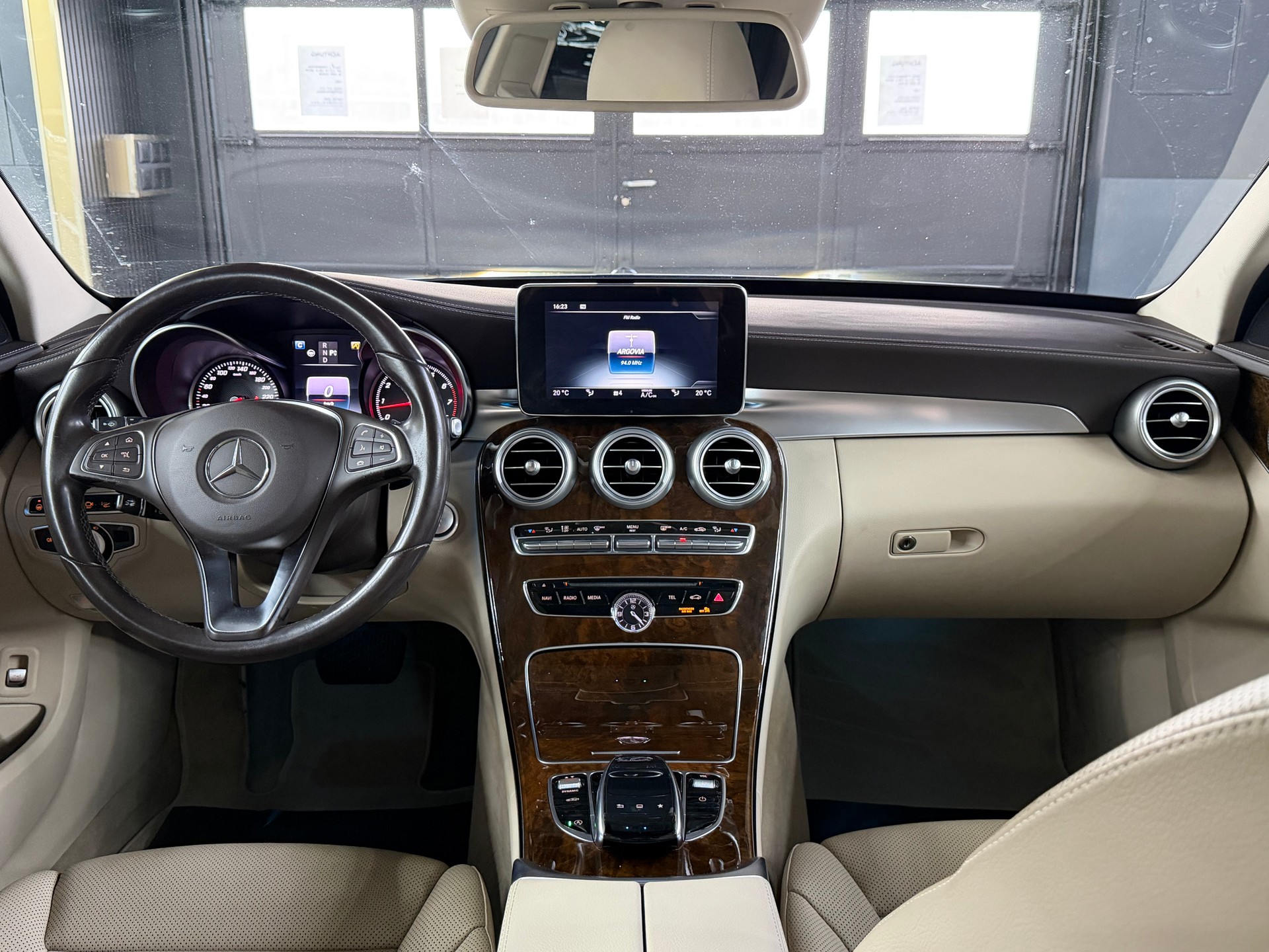 MERCEDES-BENZ C 400 Exclusive 4Matic 7G-Tronic-image-11