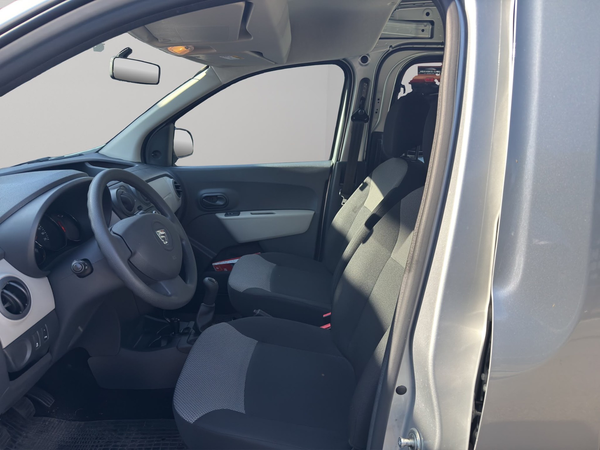 DACIA Dokker Van TCe 115 S&S Ambiance+-image-8