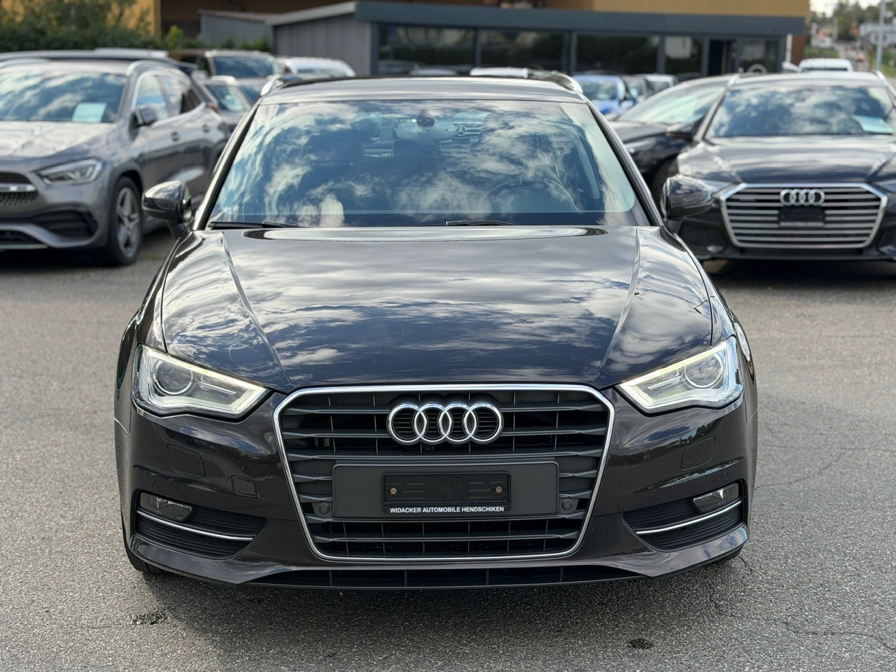 AUDI A3 Sportback 1.4 TFSI Attraction S-tronic-image-1