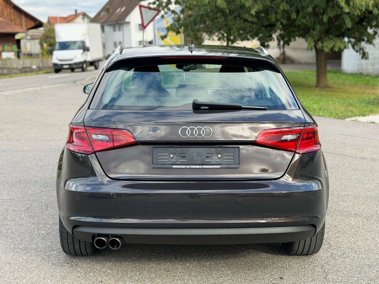 AUDI A3 Sportback 1.4 TFSI Attraction S-tronic-image-4
