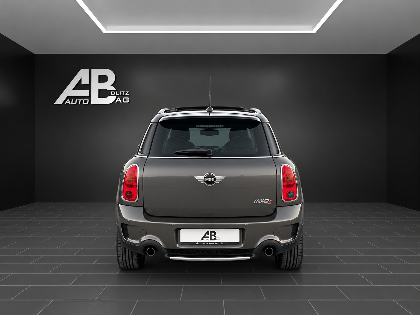 MINI Countryman Cooper S ALL4 Steptronic mit 184 PS-image-3