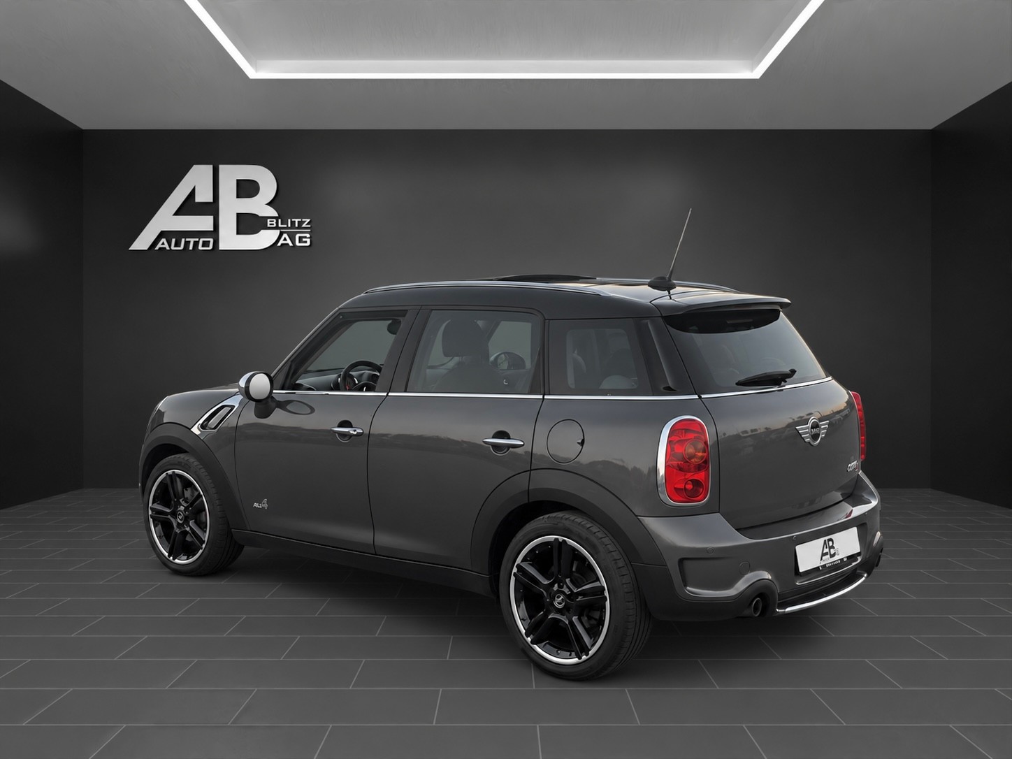 MINI Countryman Cooper S ALL4 Steptronic mit 184 PS-image-2