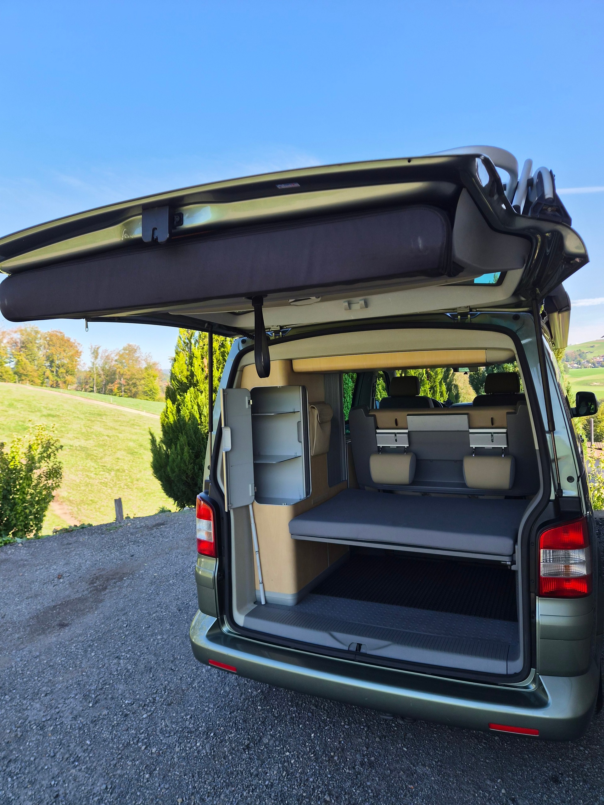 VW California - 2.5 TDI Legende - top Zustand-image-8