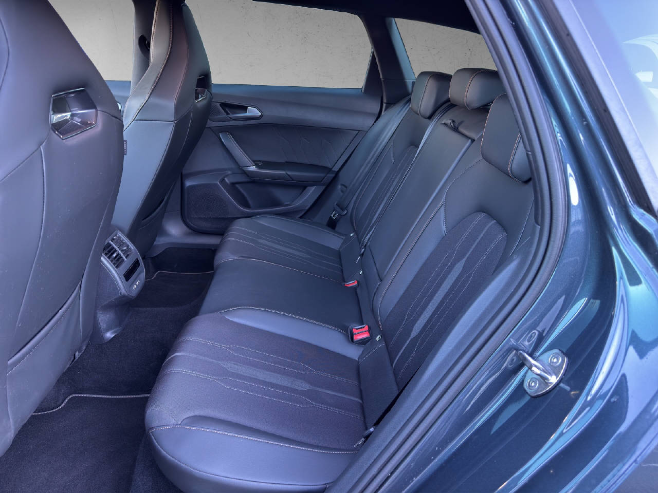 CUPRA Leon ST 1.4 eHybrid DSG-image-10