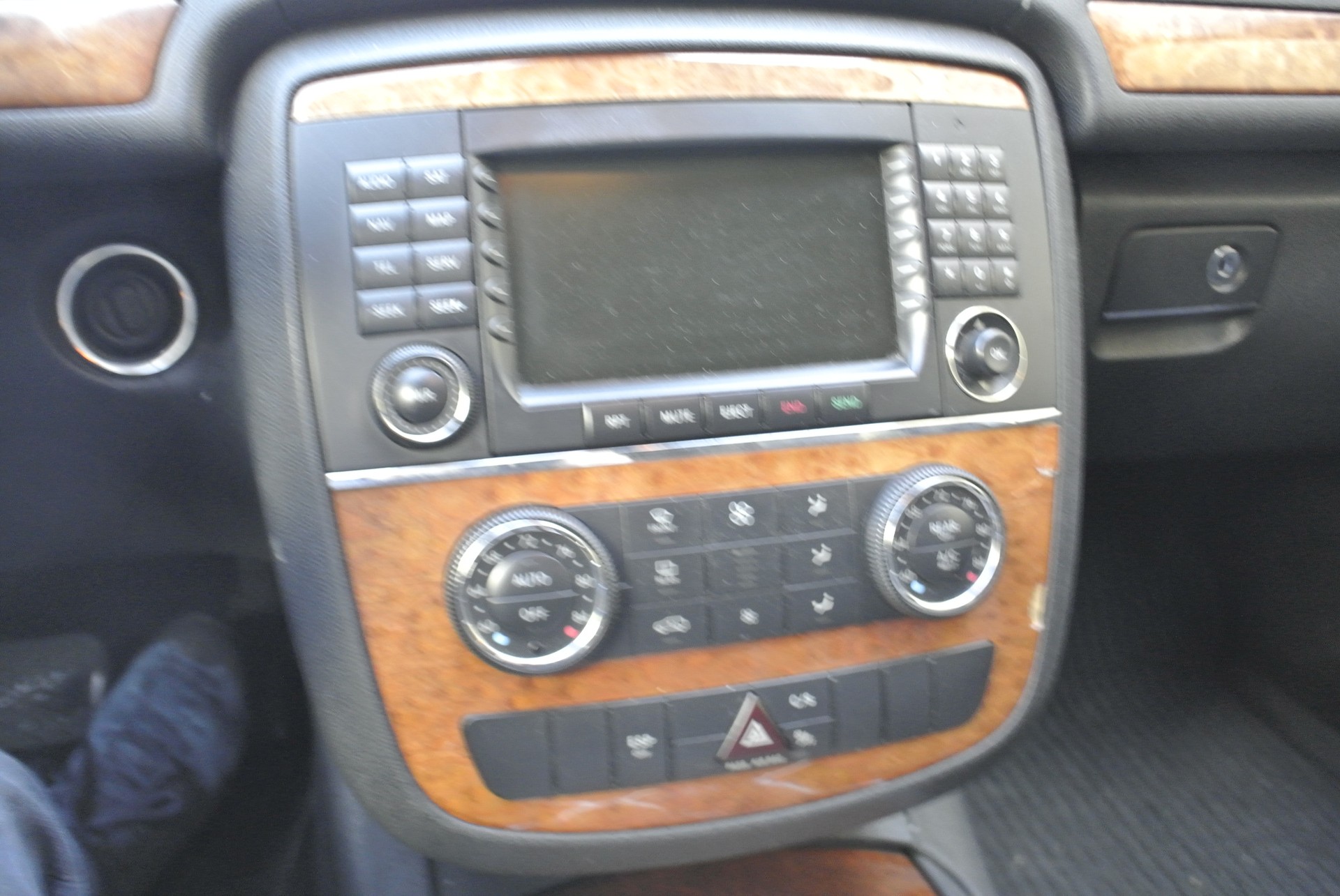 MERCEDES-BENZ R 320 CDI L 4Matic 7G-Tronic-image-12
