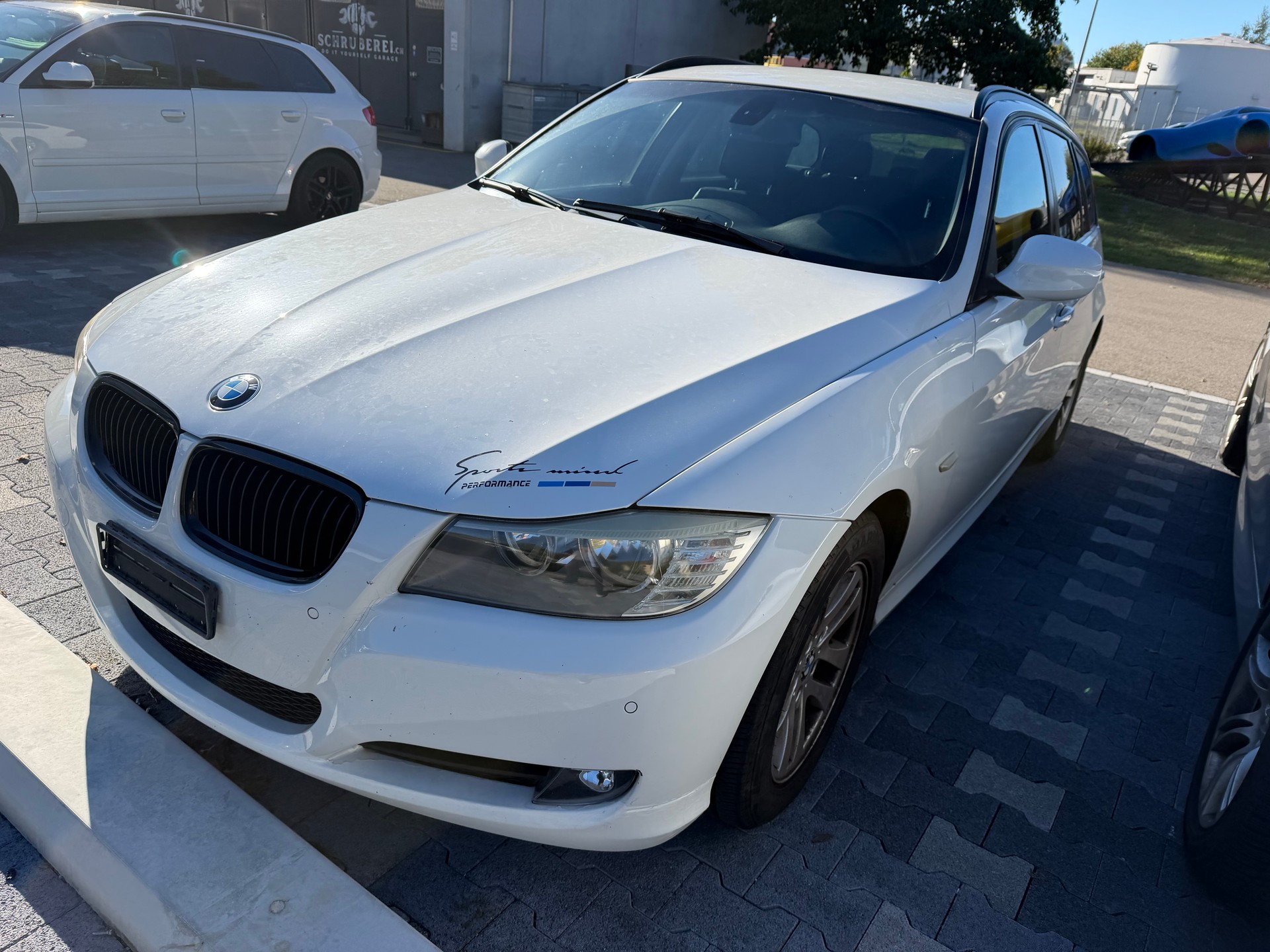 BMW 320d Touring-image-8
