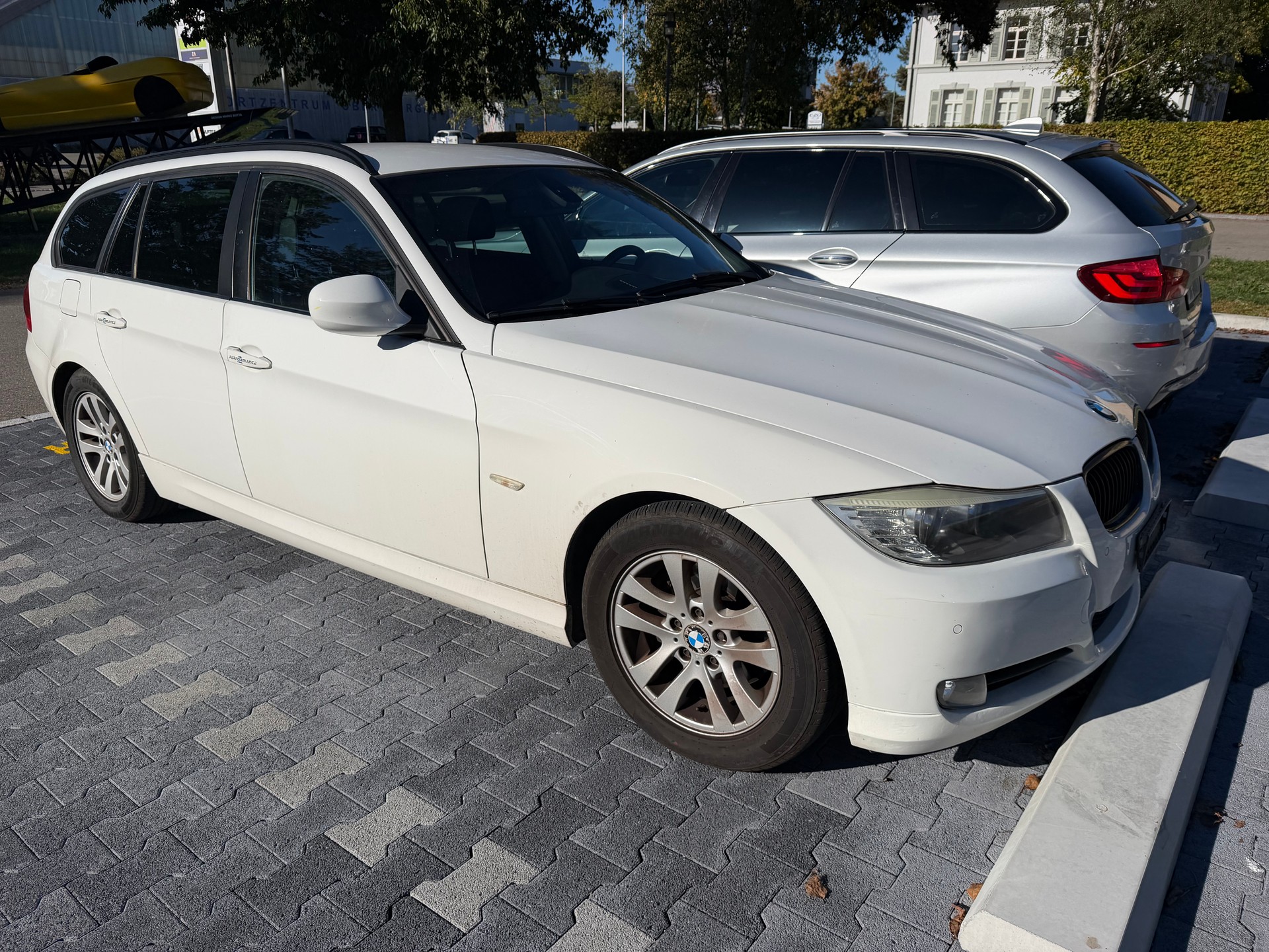 BMW 320d Touring-image-10