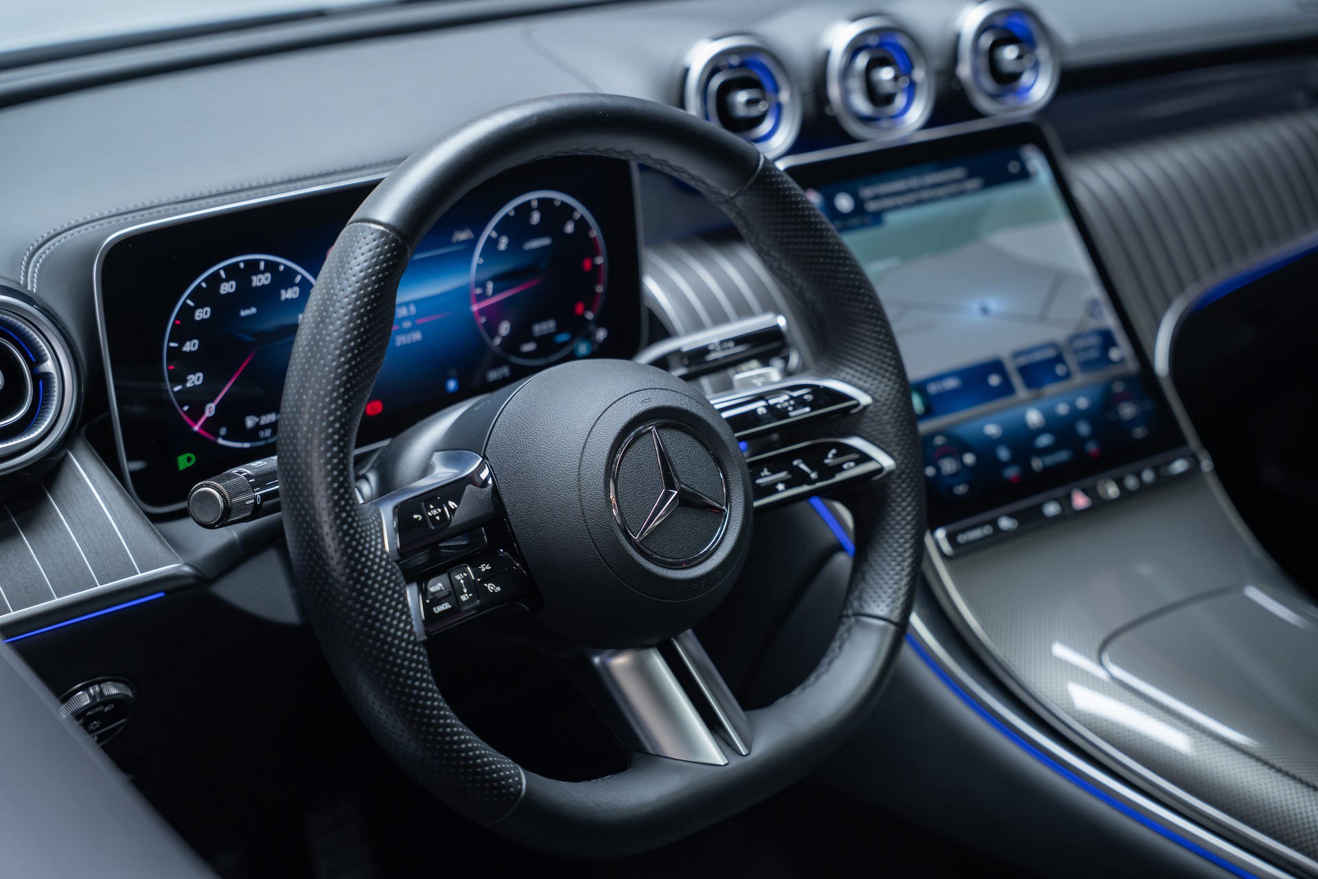 MERCEDES-BENZ GLC 220 d AMG Line 4matic Coupé / Panorama / 360°Kamera / AHK-image-14