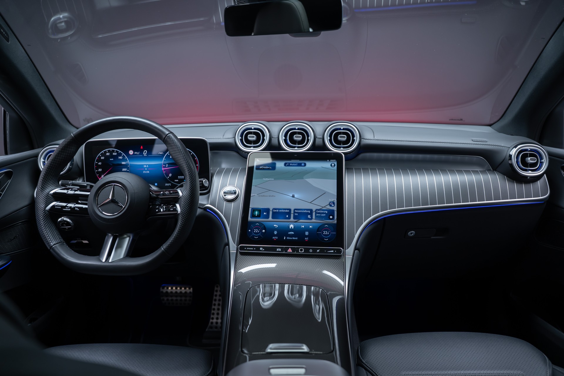 MERCEDES-BENZ GLC 220 d AMG Line 4matic Coupé / Panorama / 360°Kamera / AHK-image-22