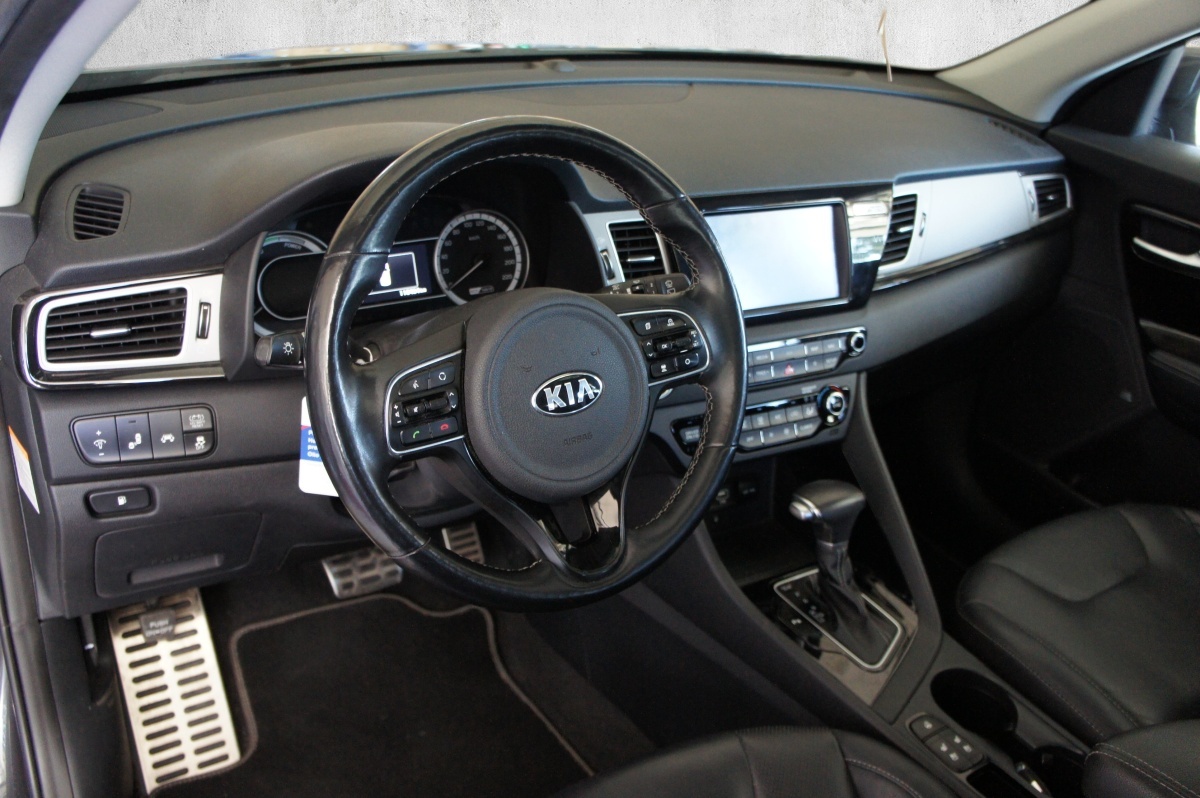 KIA Niro 1.6GDi Hybrid Style DCT-image-8