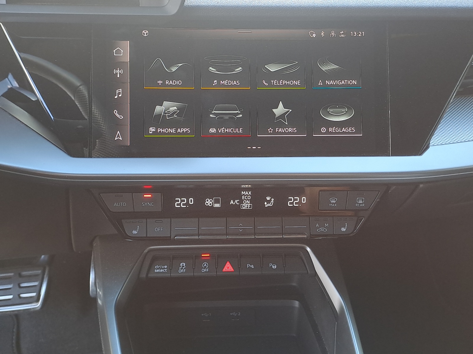 AUDI A3 Sportback 35 TFSI S line Attraction S-tronic-image-10
