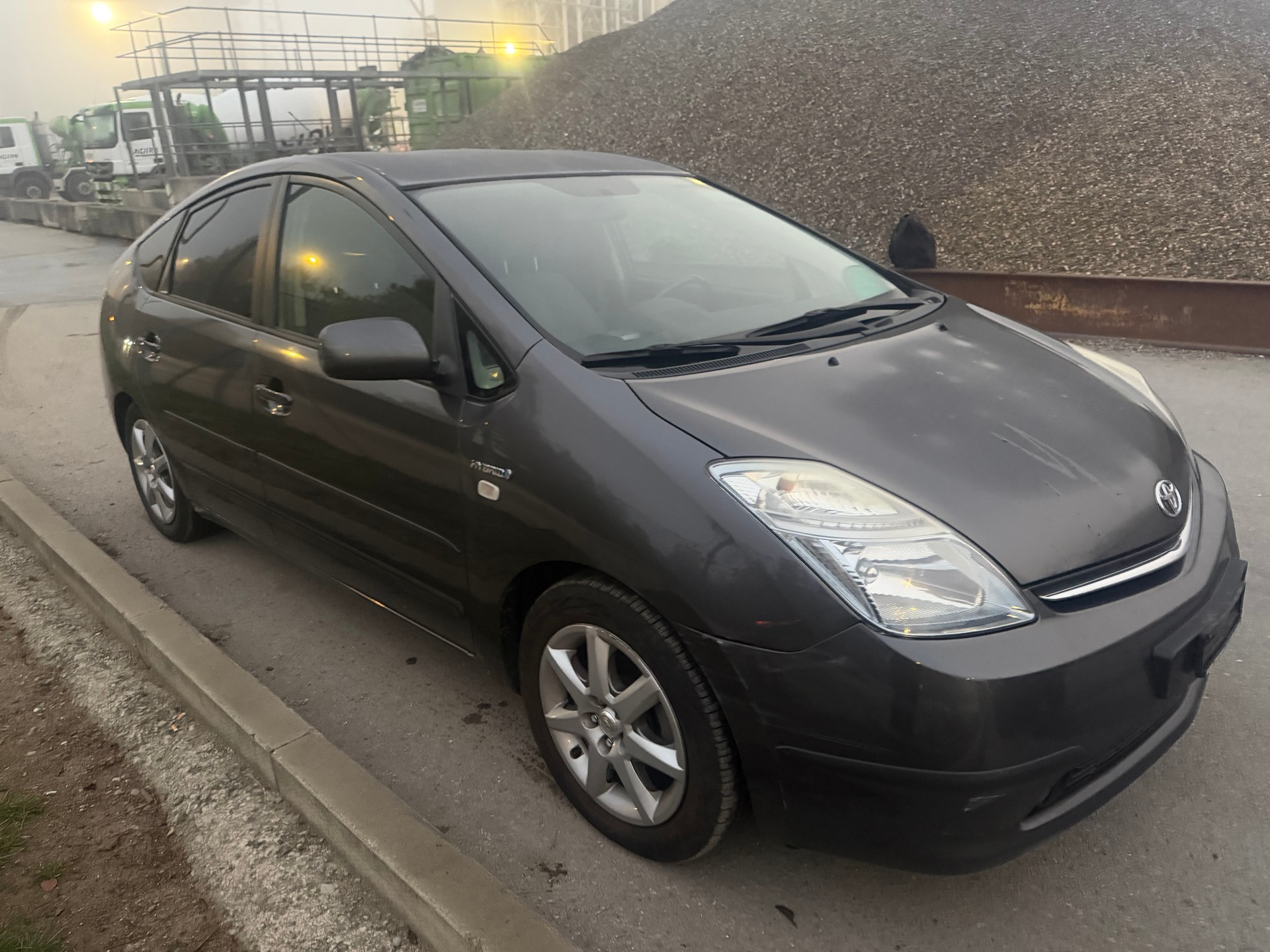 TOYOTA Prius 1.5 16V Hybrid-image-1