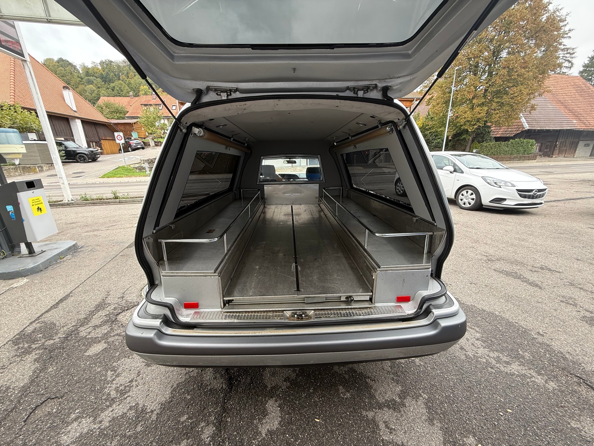 MERCEDES-BENZ E 280 Classic-image-4