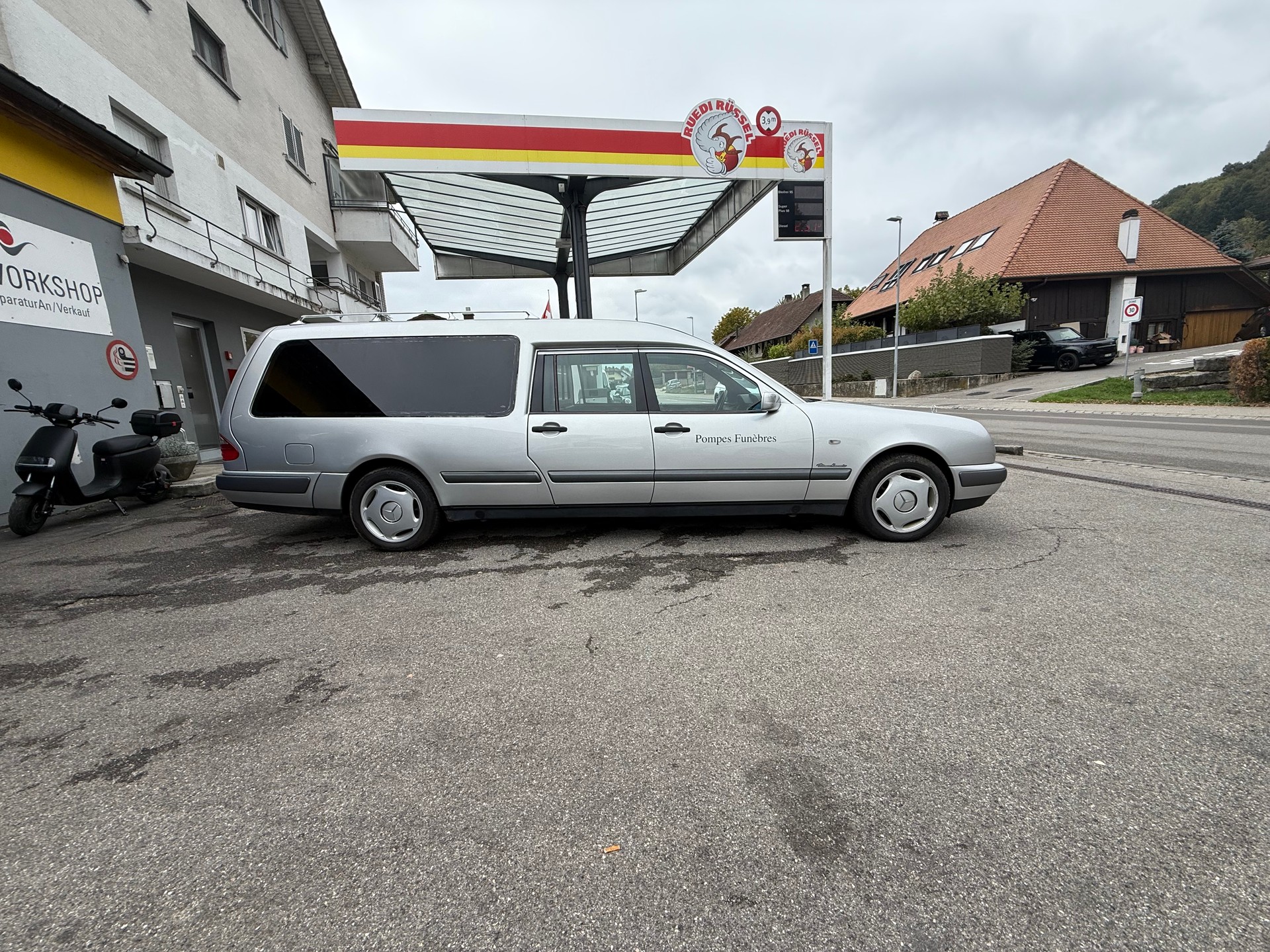 MERCEDES-BENZ E 280 Classic-image-1